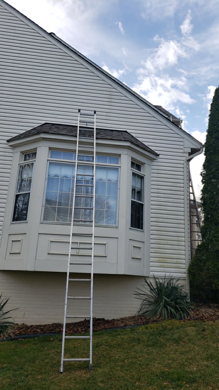 Fairfax Station: CertainTeed Landmark Pro Designer Shingles in Max Def Weathered Wood by RM Banning, Inc.