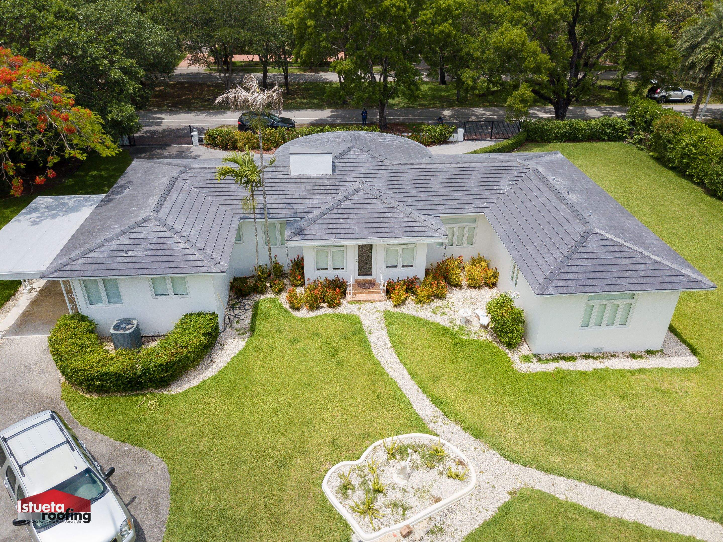 Crown - Windsor Slate - Charcoal Black Blend by Istueta Roofing