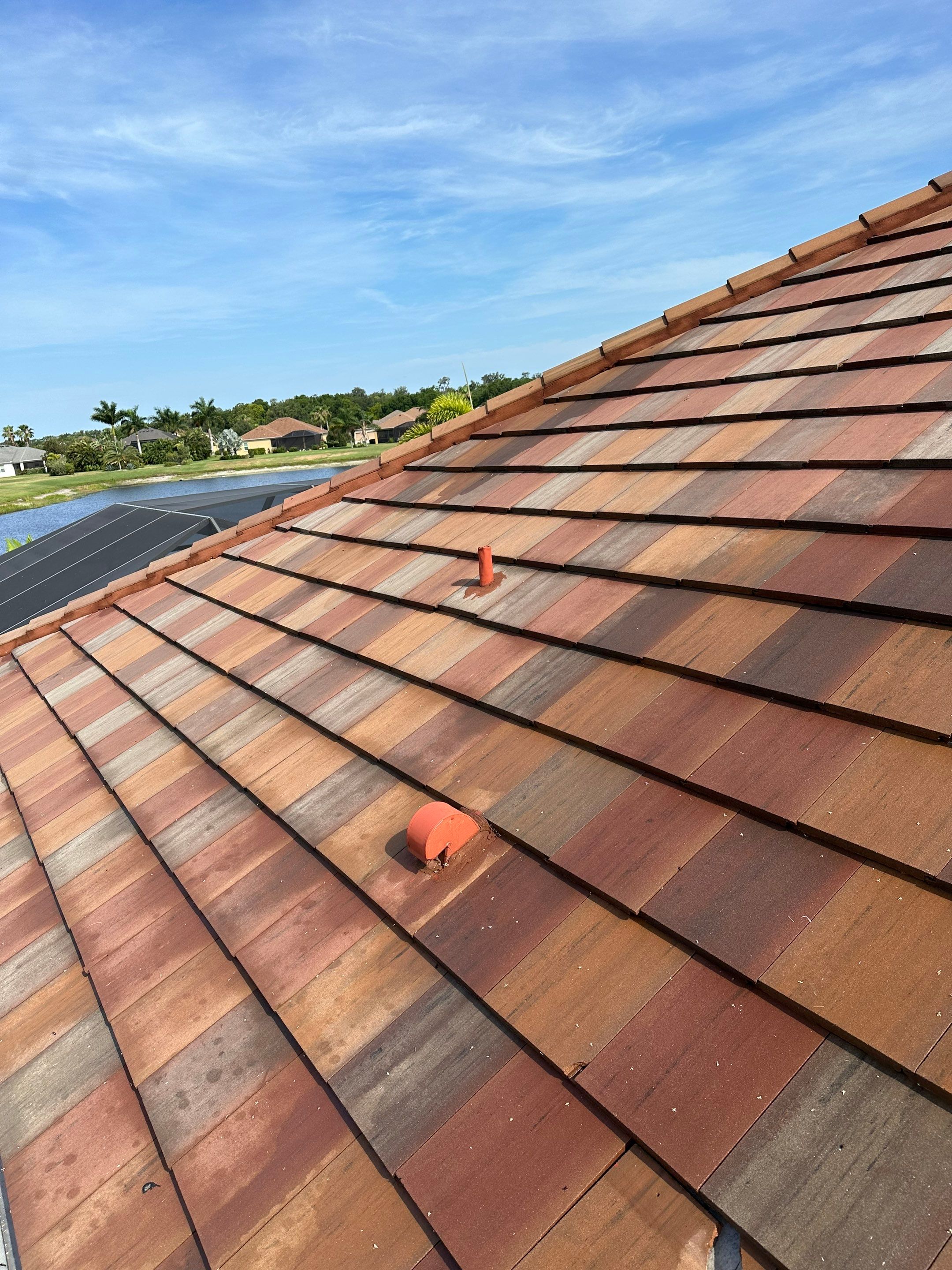🏡 Tile Roof Cleaning – Gamble Creek Estates, Parrish, FL by Sunshine AquaWash