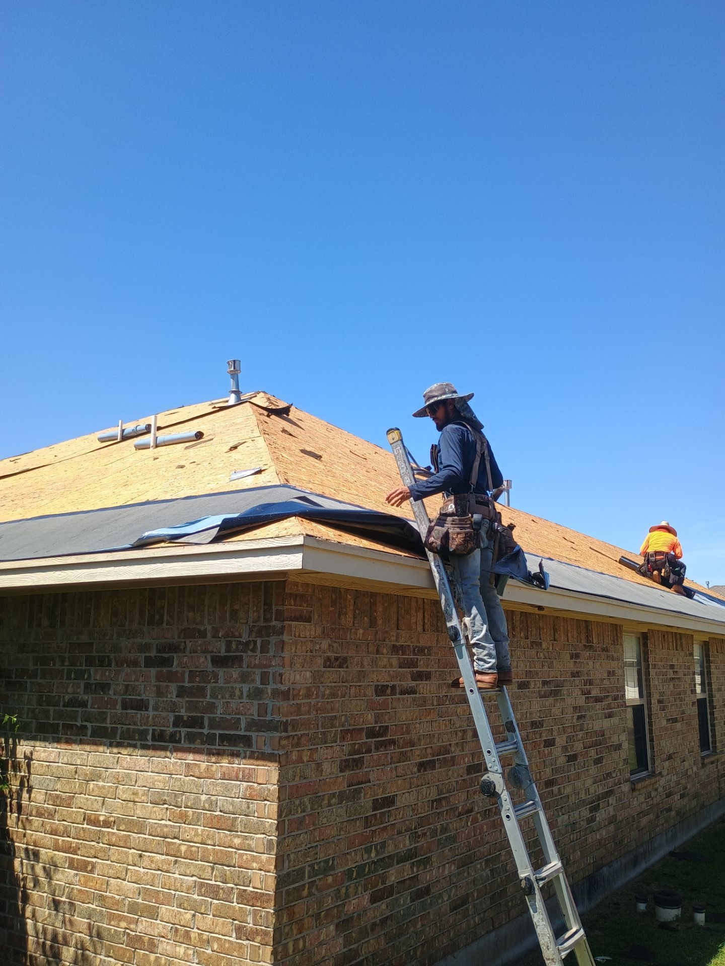 Oklahoma City Full Residential Roof Replacement with GAF Architectural Shingles by BANA Roofing and Solar Supply