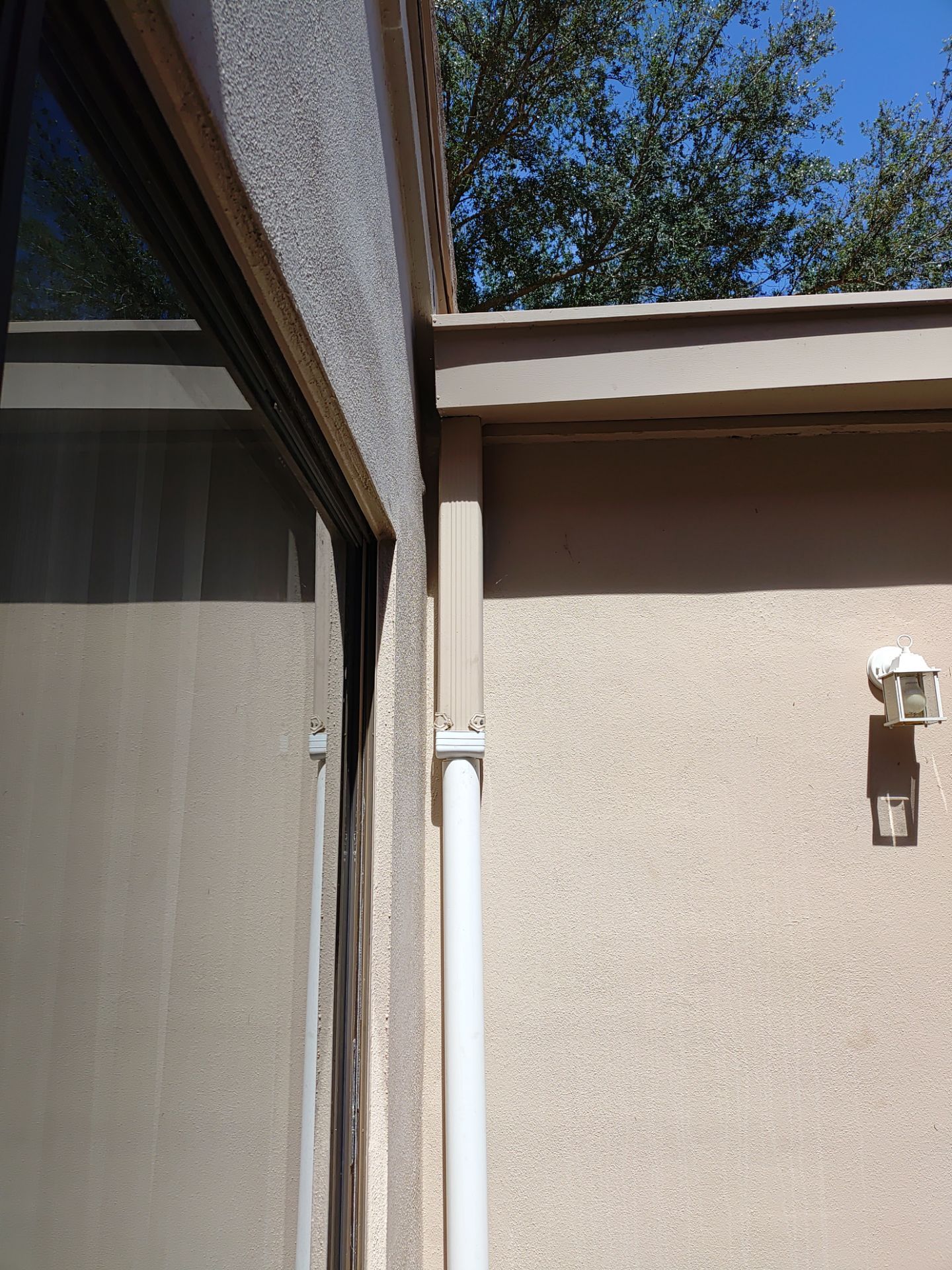 Replace gutter using Gutter Guards, Seamless Gutters, New Downspouts in Palm Harbor FL by Gutter Professors