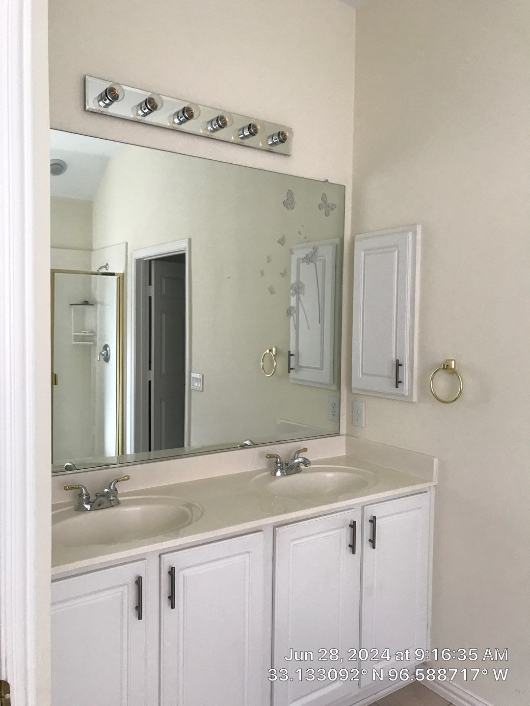 Zero Entry Shower by SLM General Contractors & Roofing