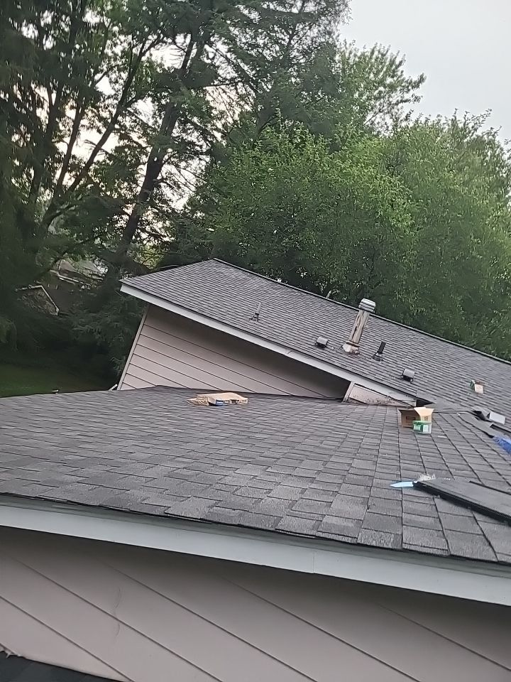 Vienna: CertainTeed Landmark Pro Architectural Shingles in Max Def Pewterwood by RM Banning, Inc.