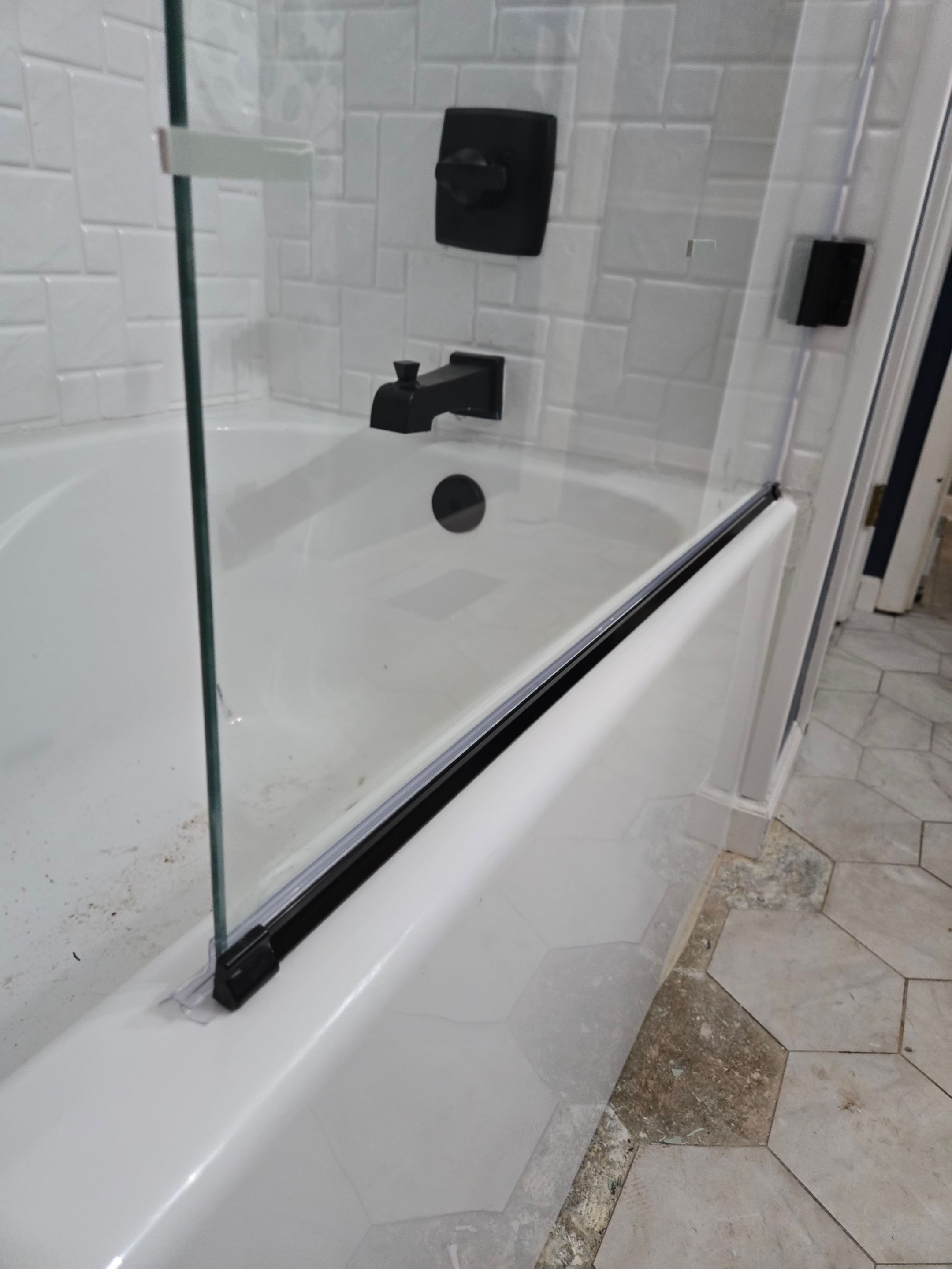 Bathtub - White- Piazza -Black Trim by Homestar Solutions