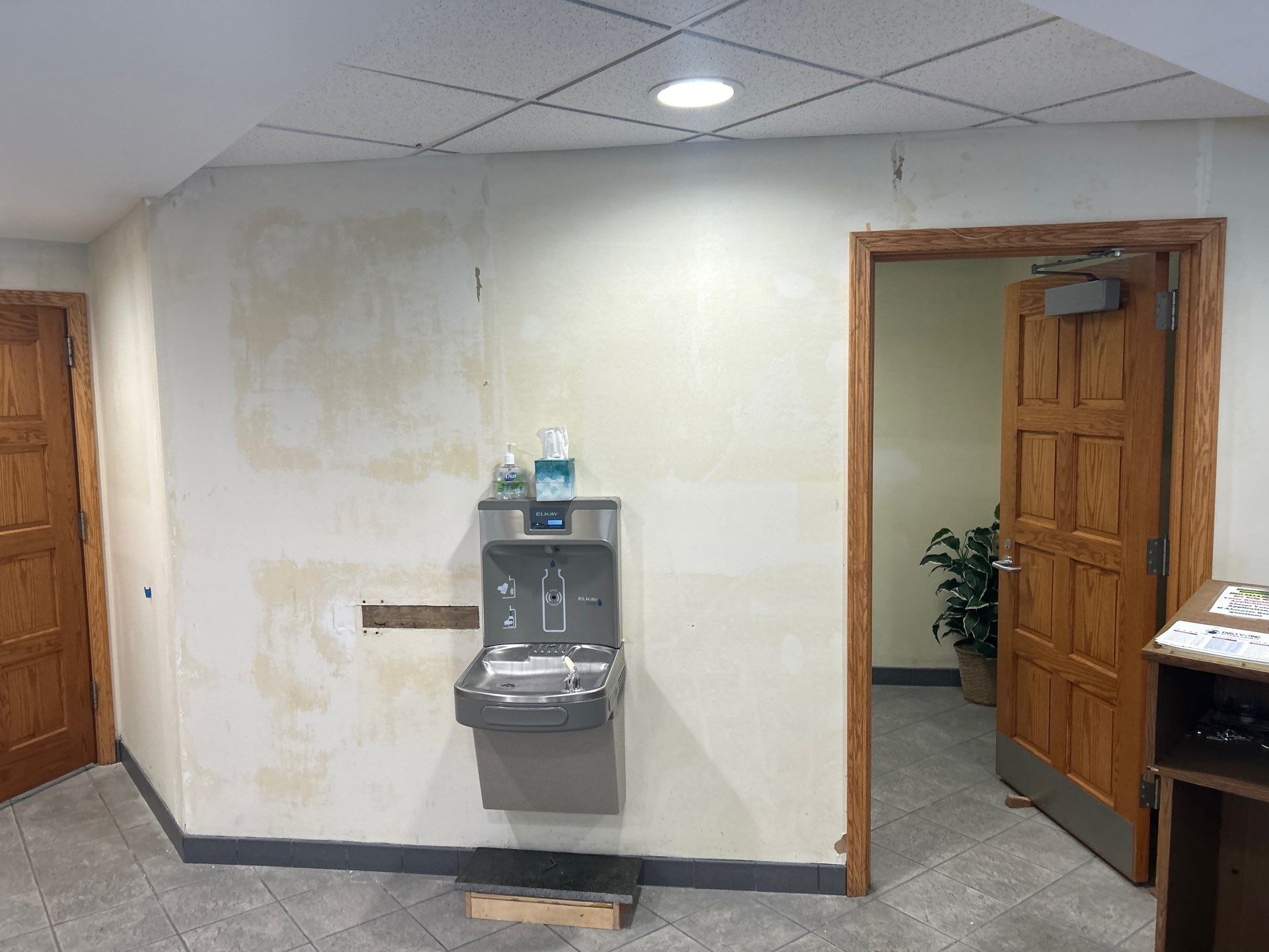 Wallpaper removal and Painting by Gordon Painting