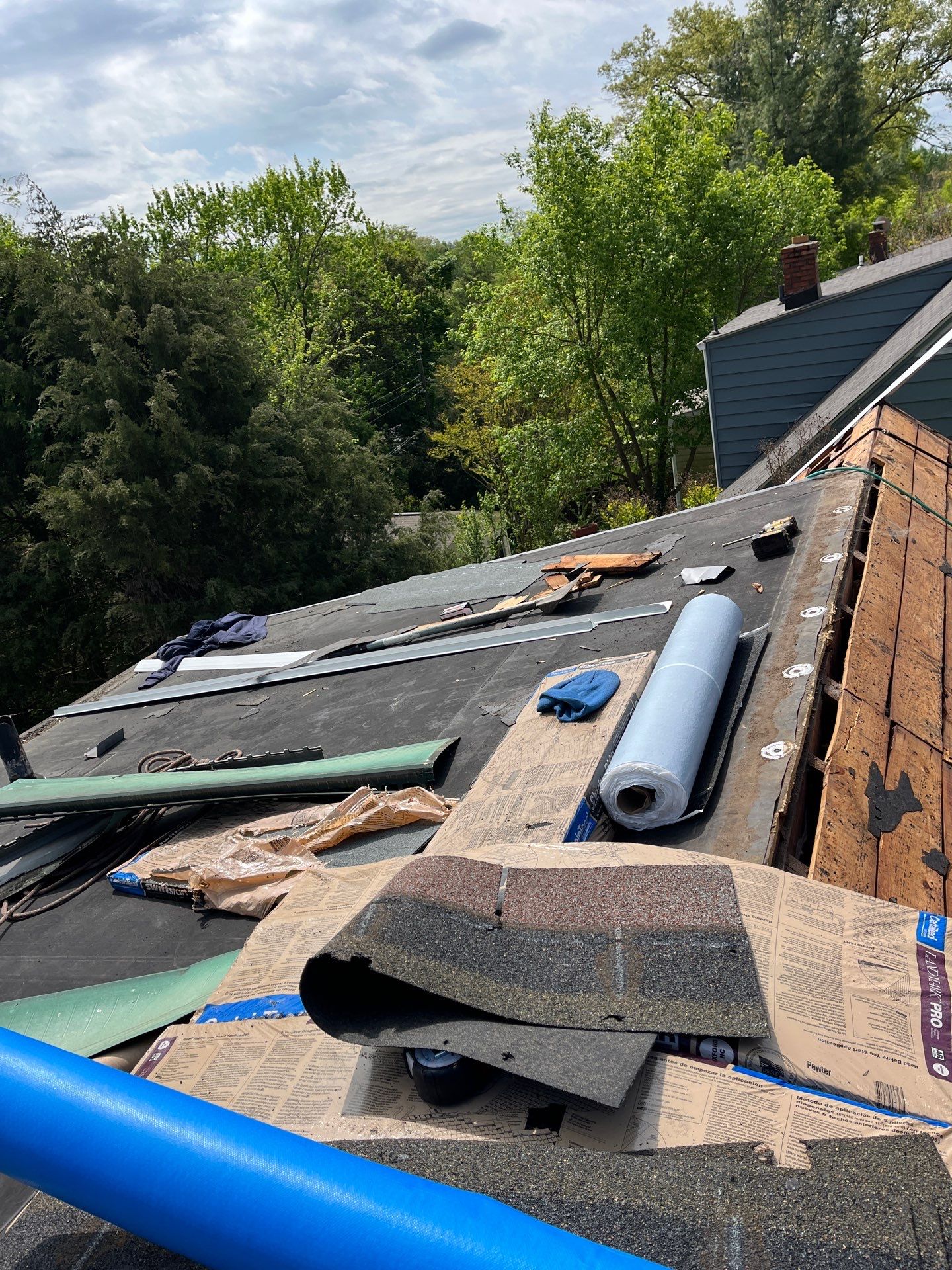 Falls Church: CertainTeed Landmark Pro Designer Shingles in Max Def Pewter by RM Banning, Inc.