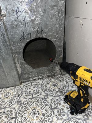 Air duct cleaning using Hypervac