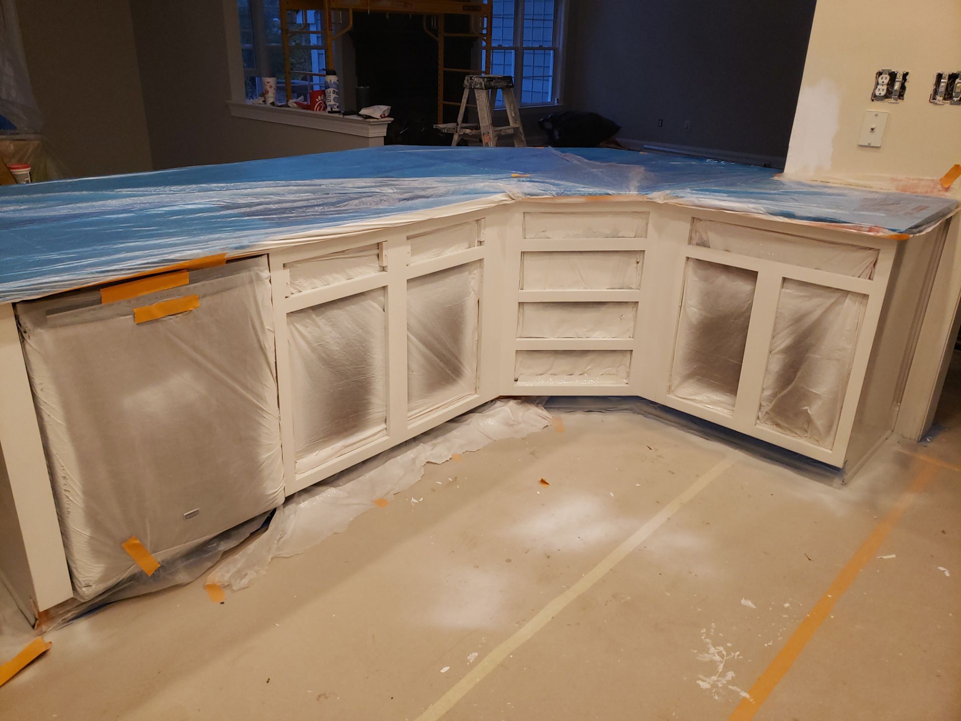 Inteiro painting and Cabineted painting by GonzalezPainters & Contractors Inc 