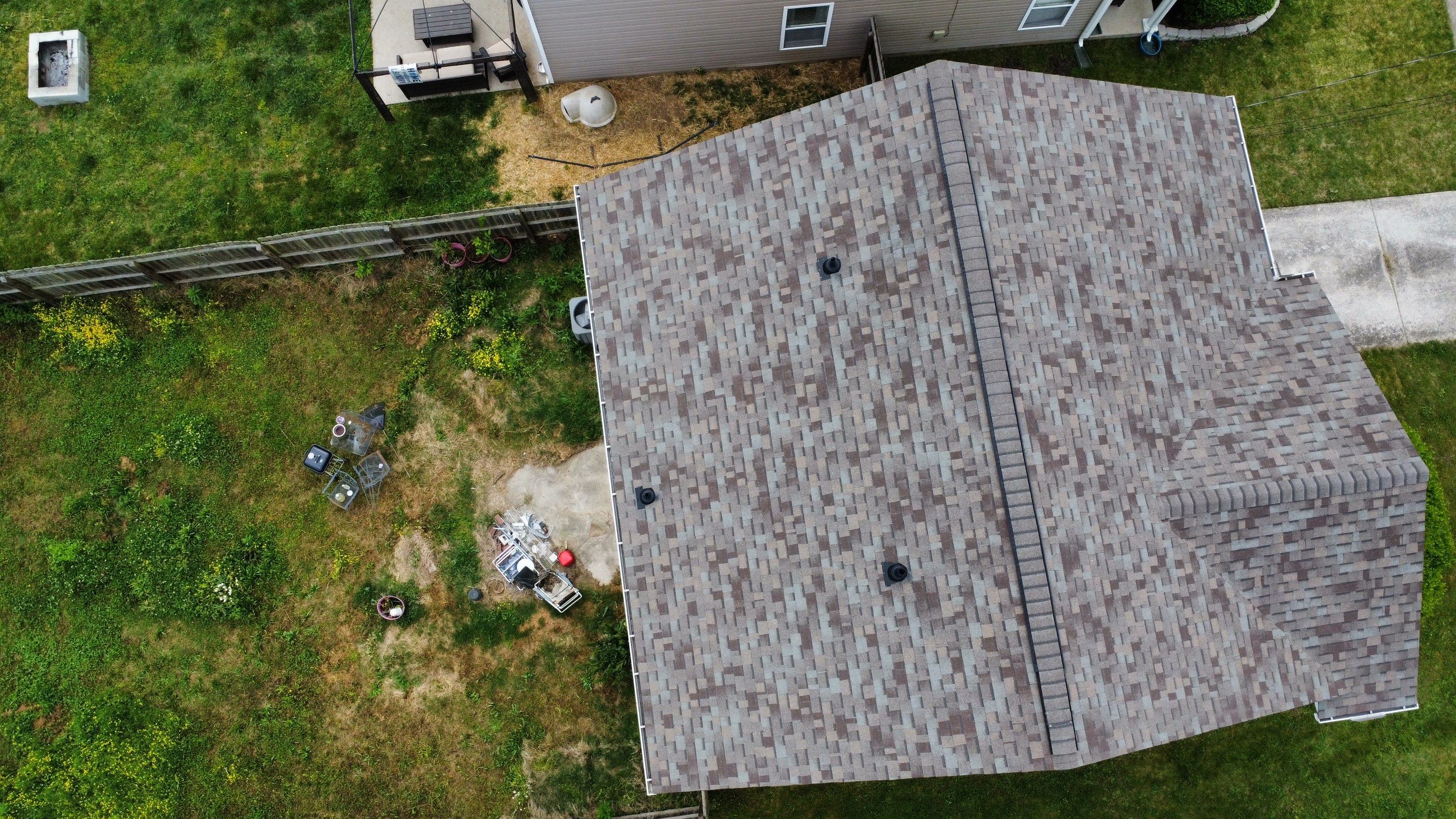 Residential Roofing Installation using Owens Corning TruDef Oakridge Roofing System by Undersun Roofing 