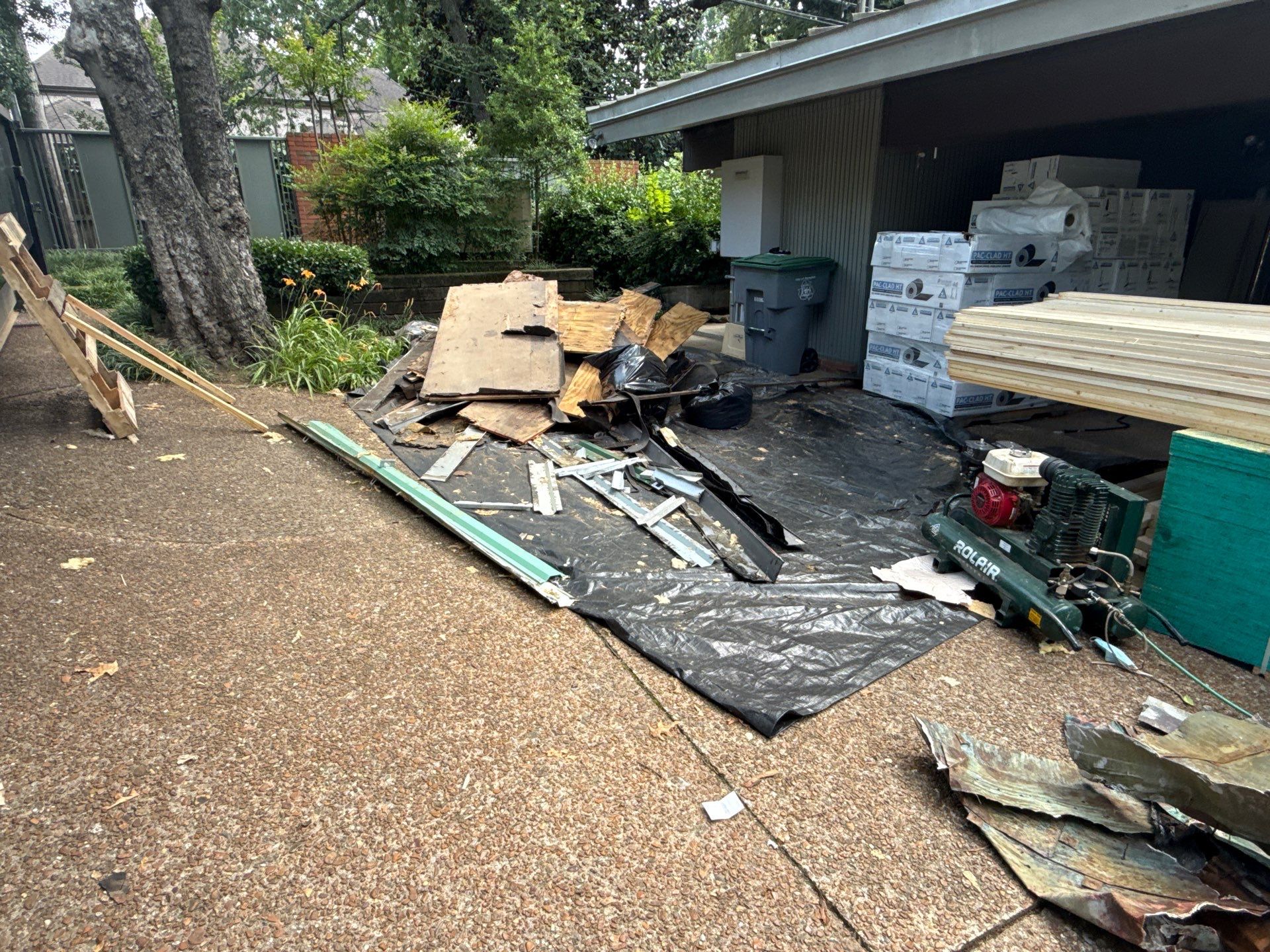 Residential Standing Seam Metal Roof and Membrane Replacement in Memphis by Revival Roofing Services