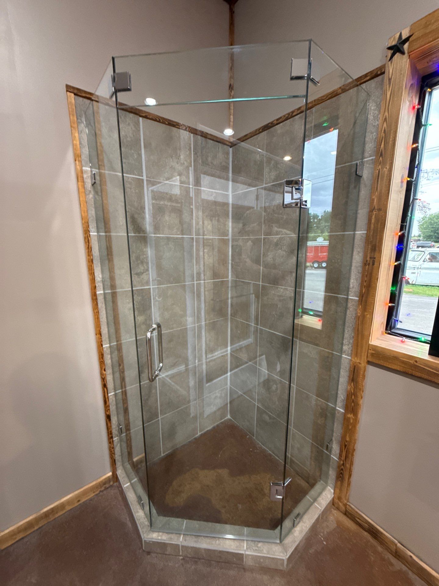 Come See Our SHOWROOM by Richardson Glass & Mirror