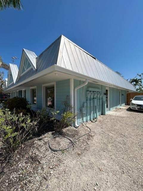 7-Inch Seamless Gutters in Sanibel FL by Gutter Professor by Gutter Professors