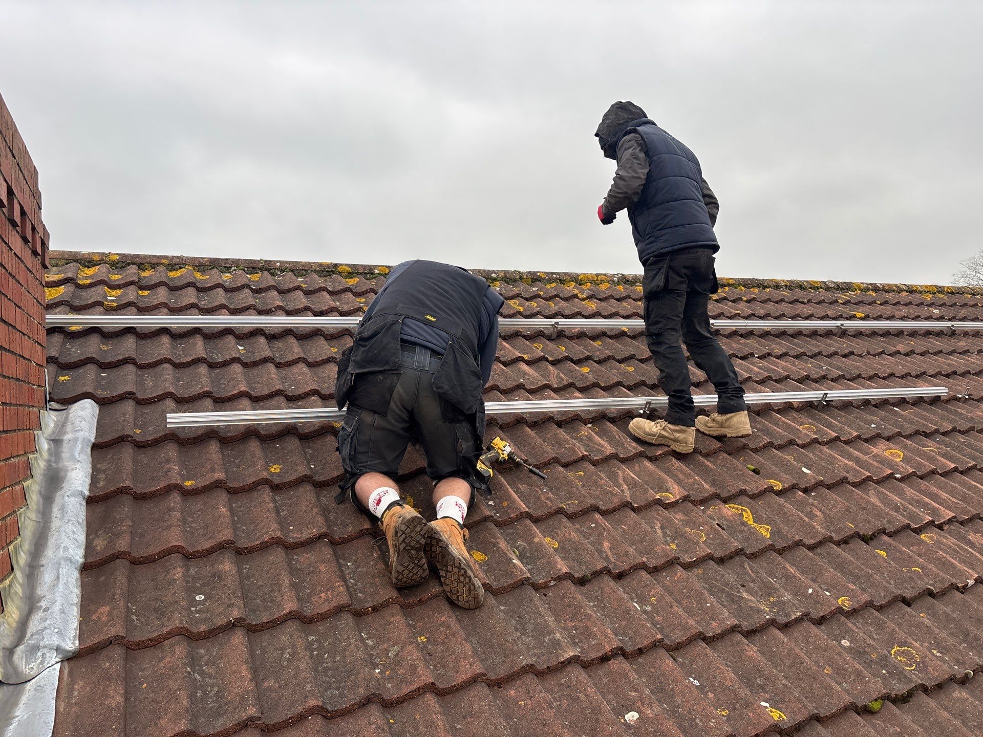 One team. One install window. A smarter way to go fully renewable. by Elite Services Group Ltd