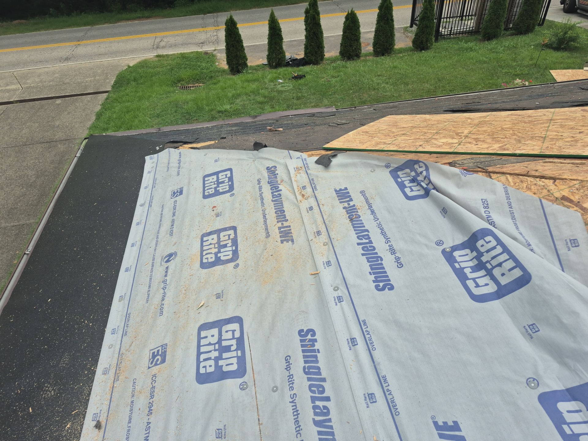 Unique Single Roof Replacement in Charleston WV – IKO Dynasty High-Performance Shingles by Mr. Roofer