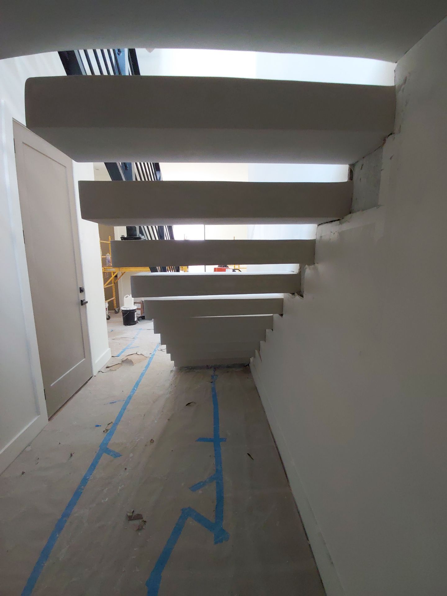 Floating Steps with microtopping by Seamless Surfaces