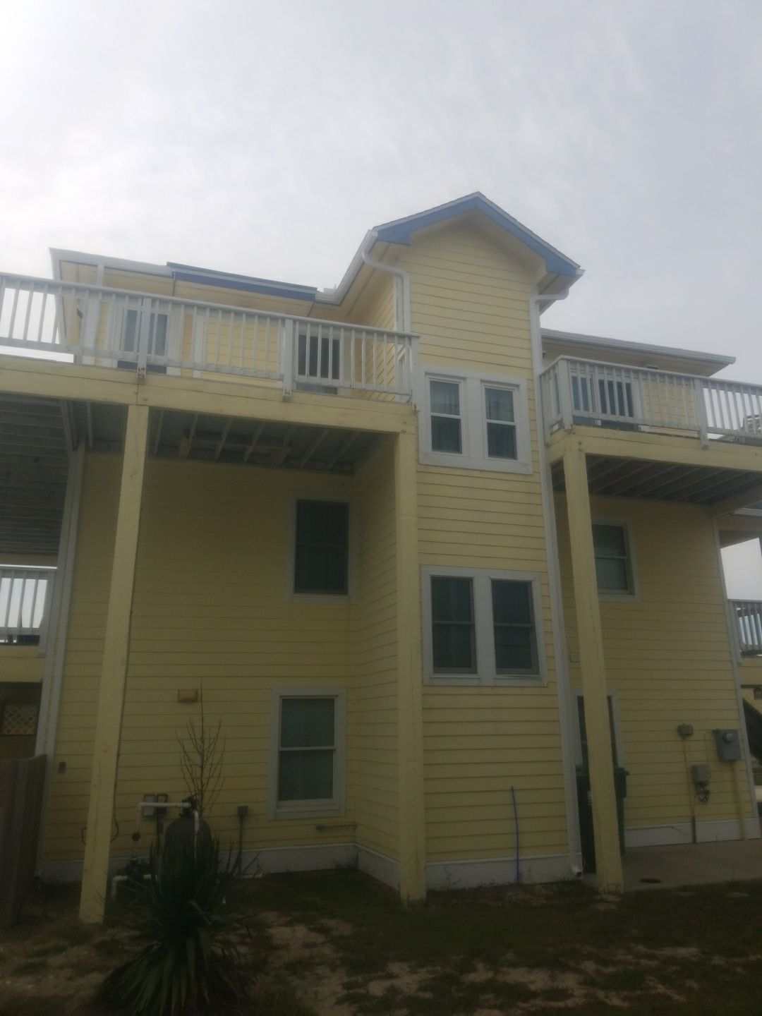 Brotzman - Gutter 732 Spinnaker Arch • Corolla, NC 27927 by Gallop Roofing & Remodeling, Inc.