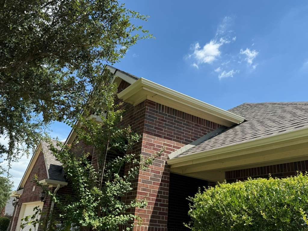 Project in Fort Worth  by Armor Roofing | Exteriors