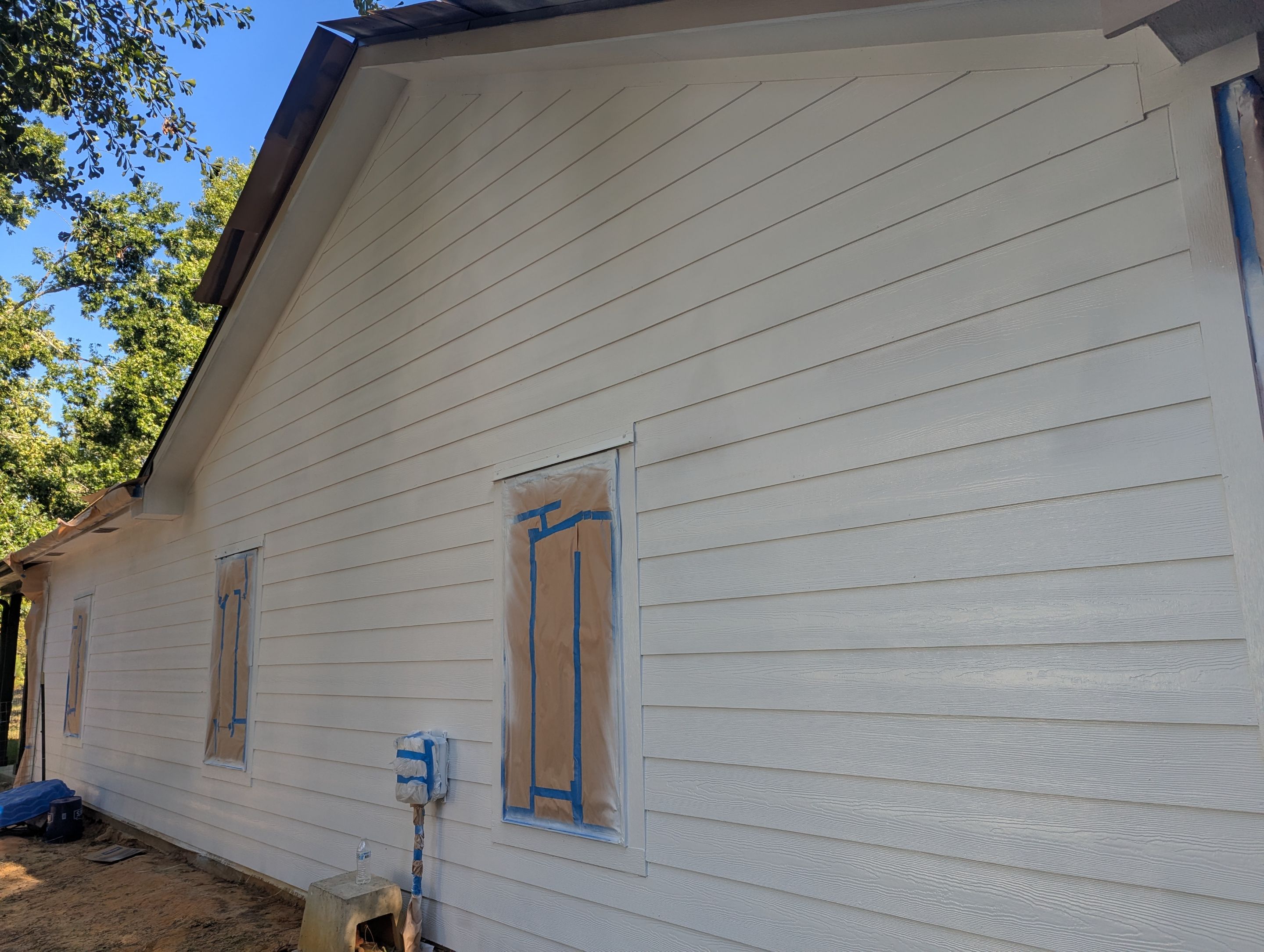 Bold New Color Scheme on Frankston, TX Home by Quality Coats Painting