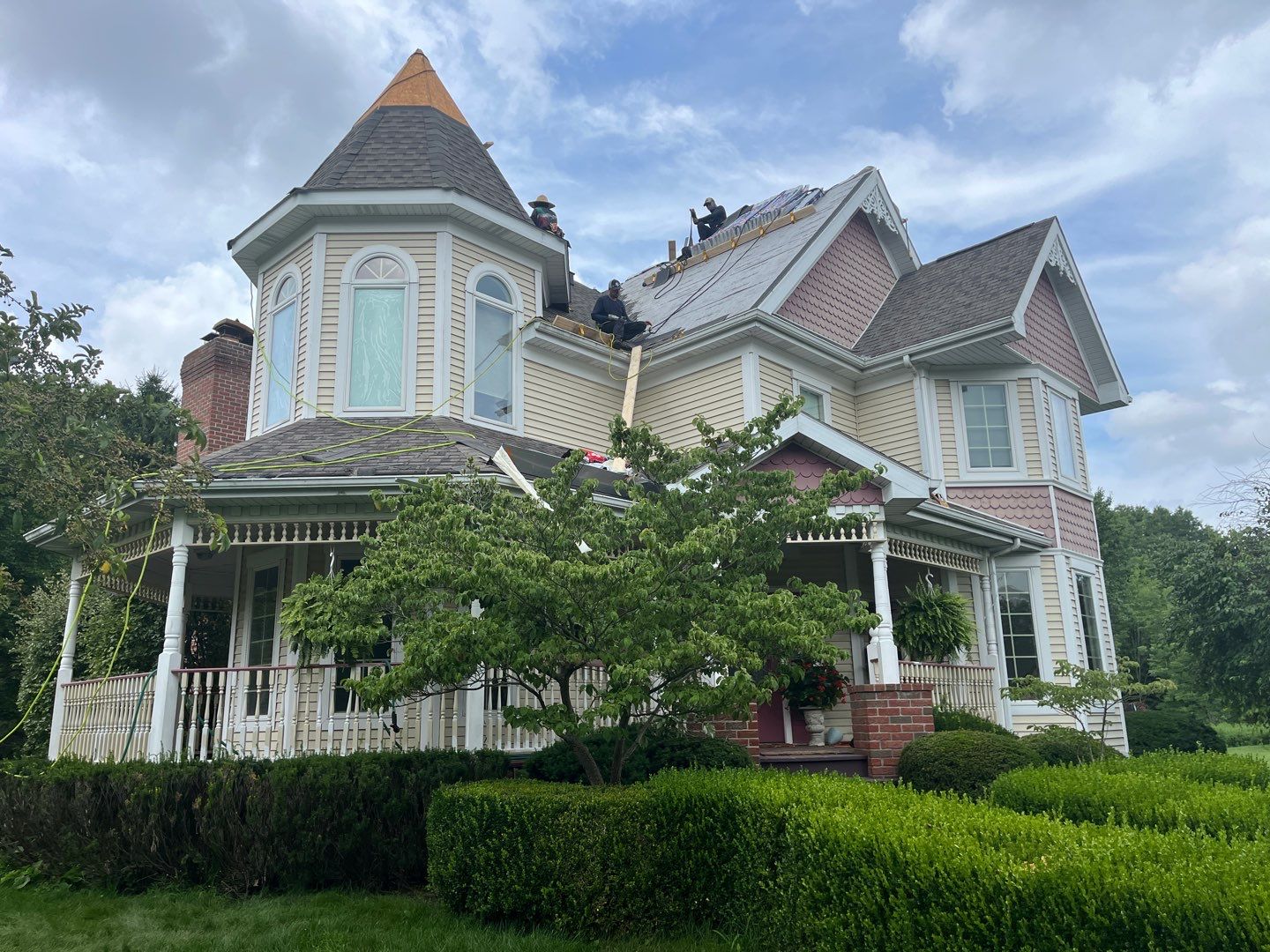 Residential Roofing Installation using GAF HDZ - WeatheredWood by Acme Exteriors