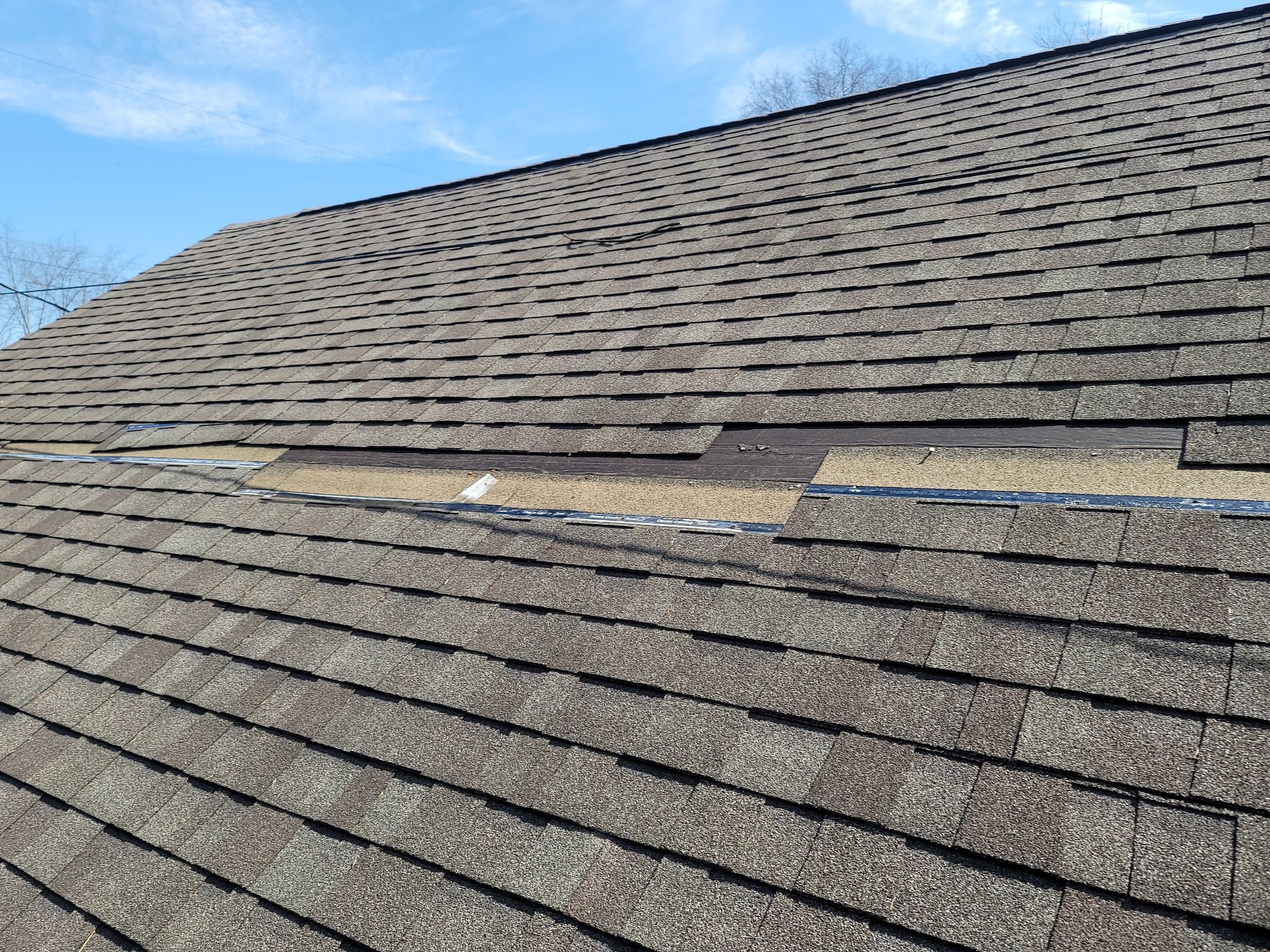 ATLAS PINNACLE COLOR: WEATHERED SHADOW by Eagle Eye Roofing