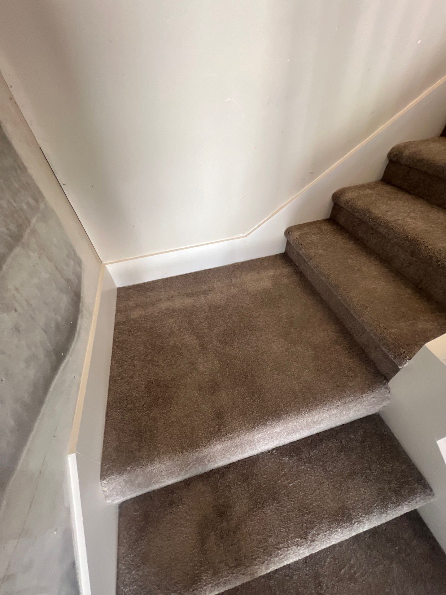 Carpet & Stack stone by Vrmmm Flooring