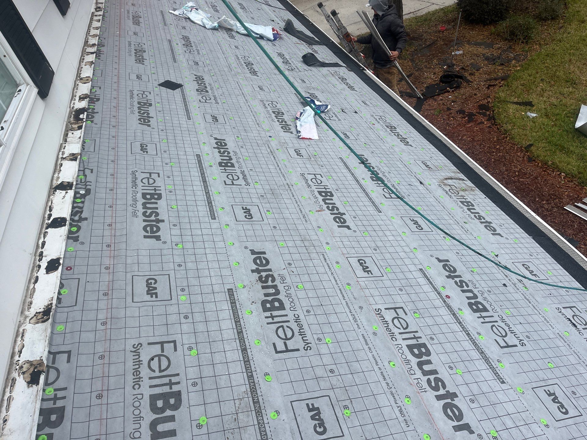 GAF Charcoal Architectural Shingle - Re-roof by Endless Summer Roofing Co.