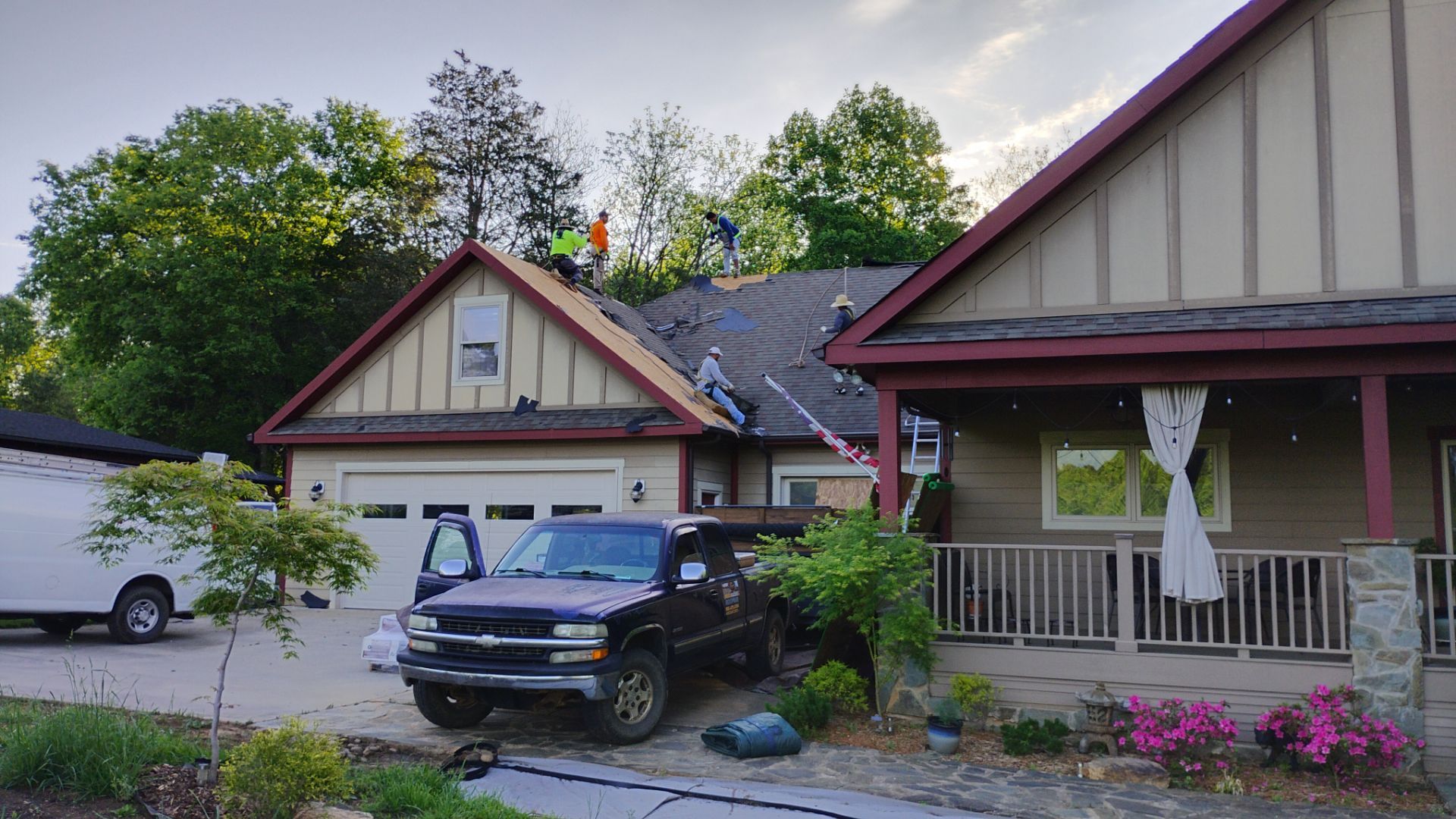 Tony's roof by BROCK BUILDERS 