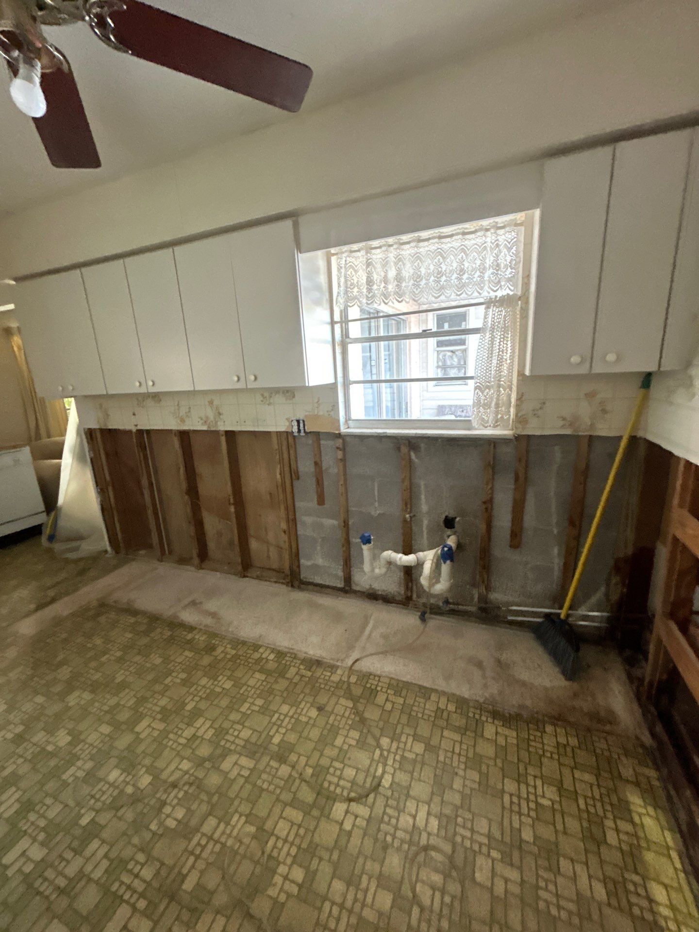 Mold Removal In Bradenton FL  by Ampm Restoration Services 