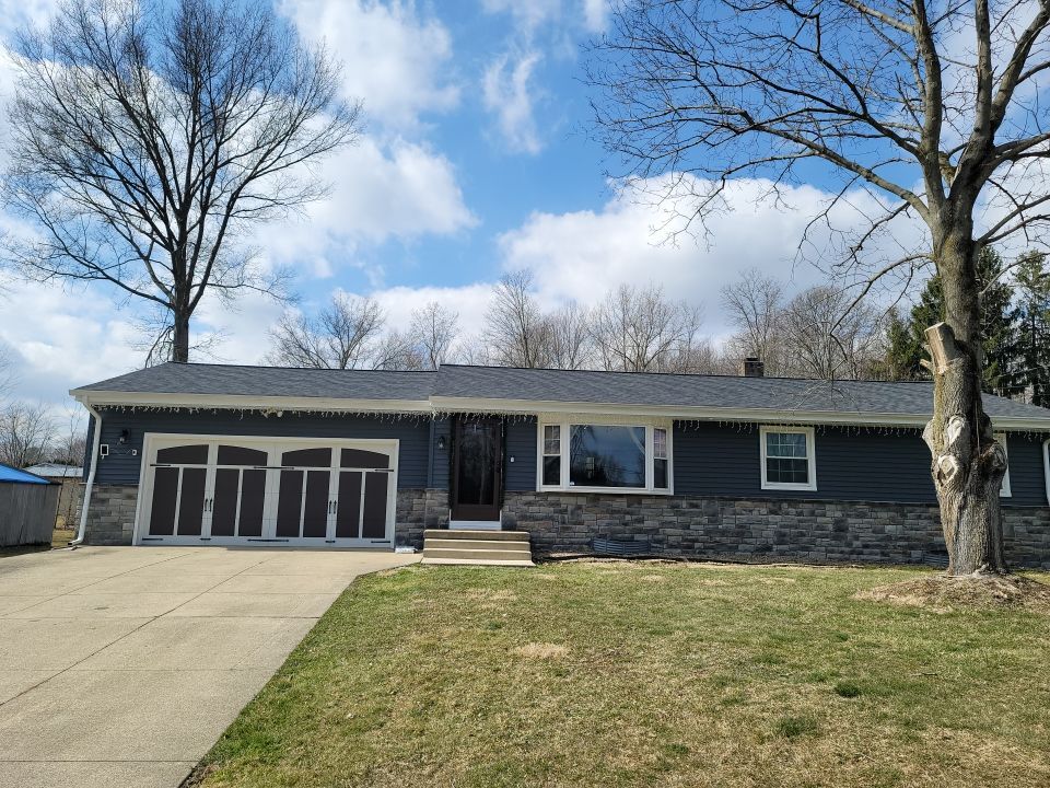 ATLAS PINNACLE COLOR: PRISTINE BLACK by Eagle Eye Roofing