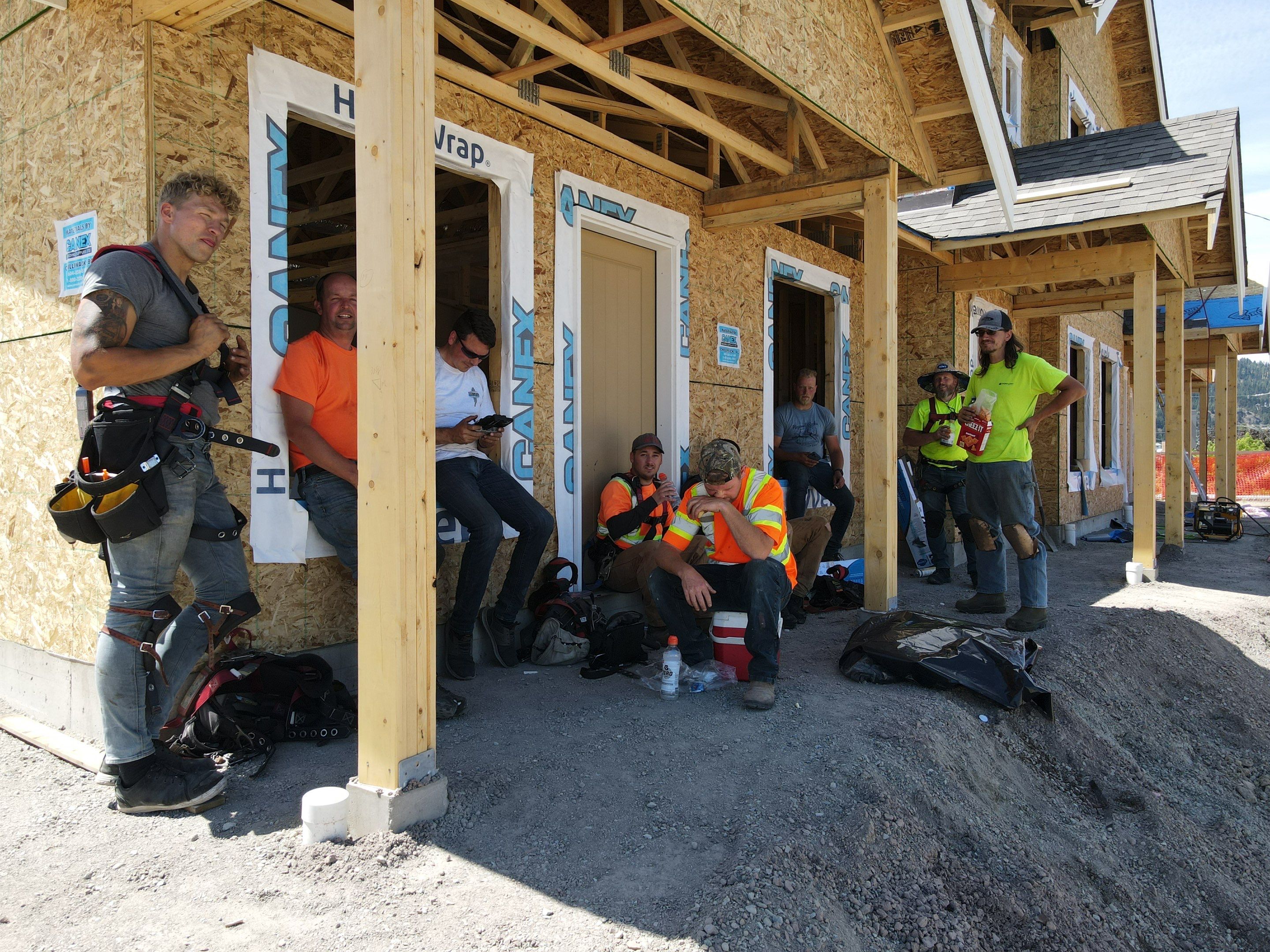 Residential Roofing Installation using OC Oakridge shingles by Top Notch Roofing Inc