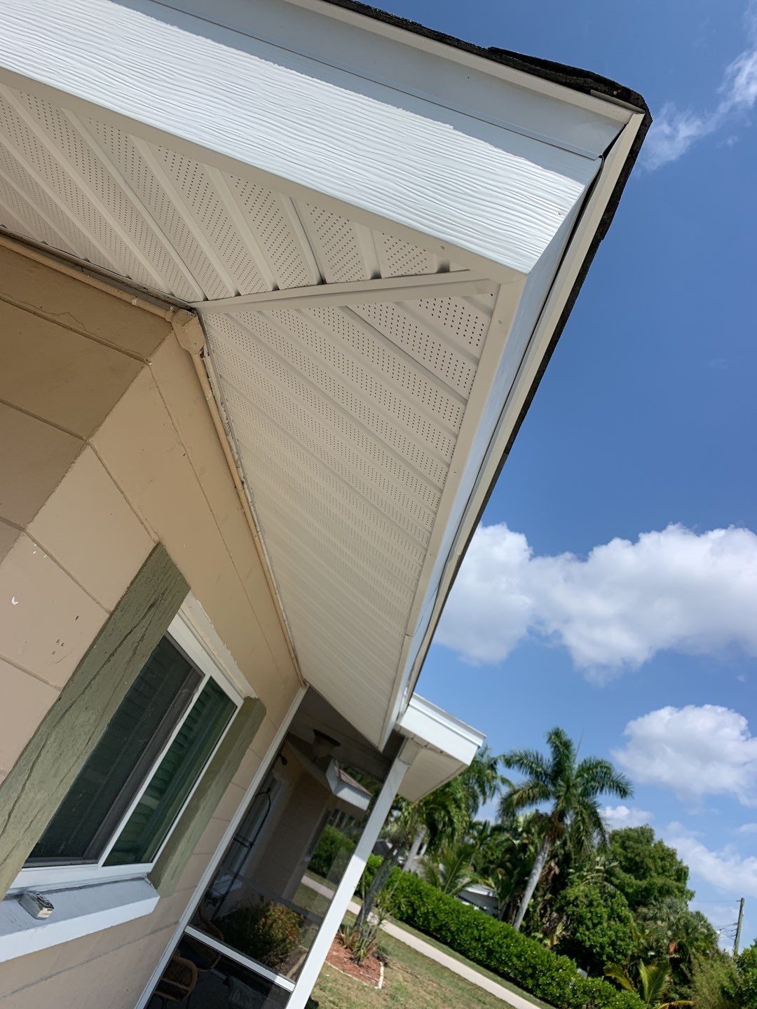 Soffit and Fascia Replacement in Fort Myers FL by Gutter Professors