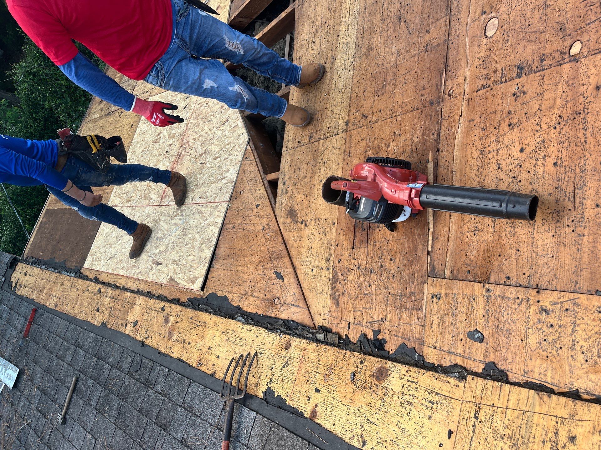 Residential Roofing Installation using Owen's Corning Duration (Lifetime) Shingles by Roof Repair Company