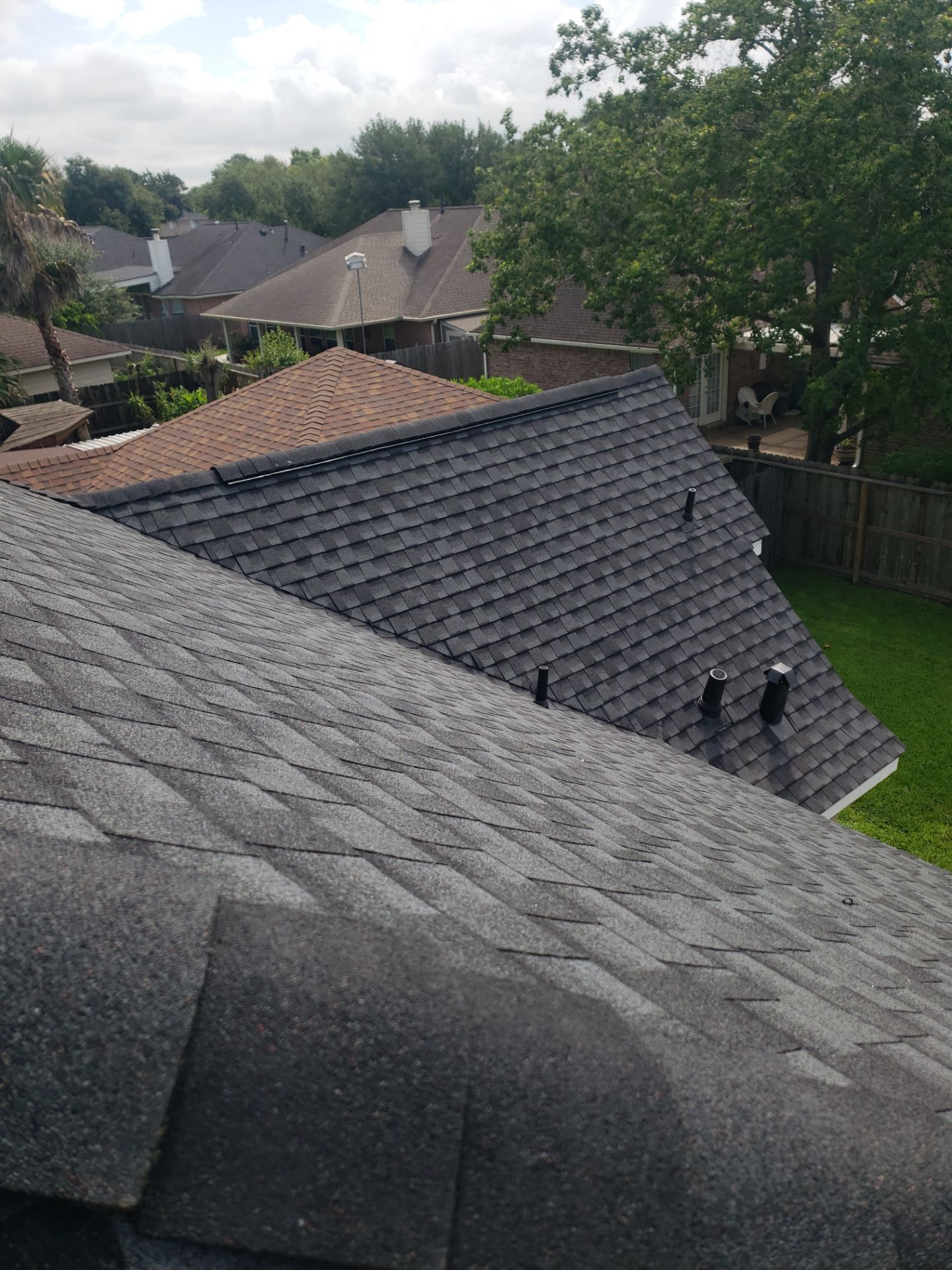 GAF UHDZ - Charcoal by Elite Roofing LLC