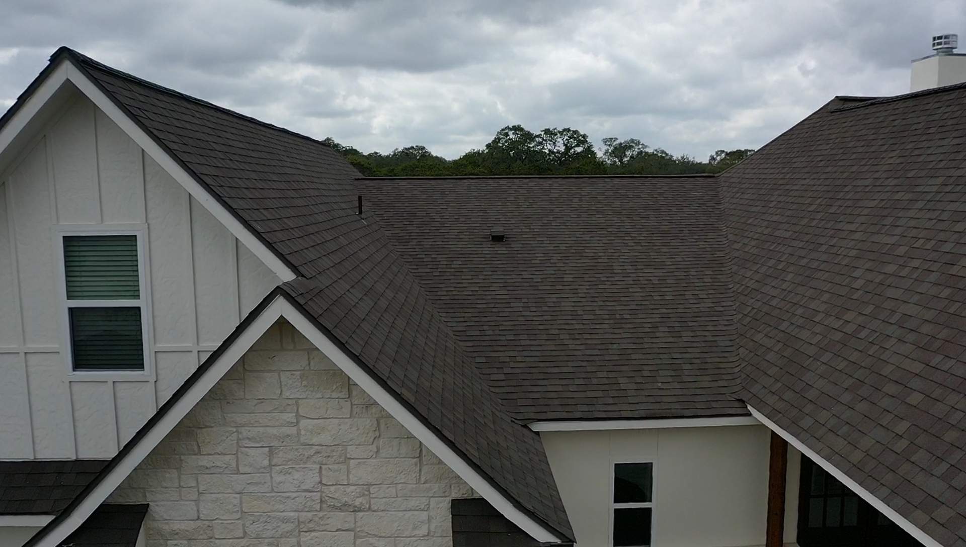 New Home Construction using Owens Corning 30 year Architectural Shingles by Premier Roofing and Contracting