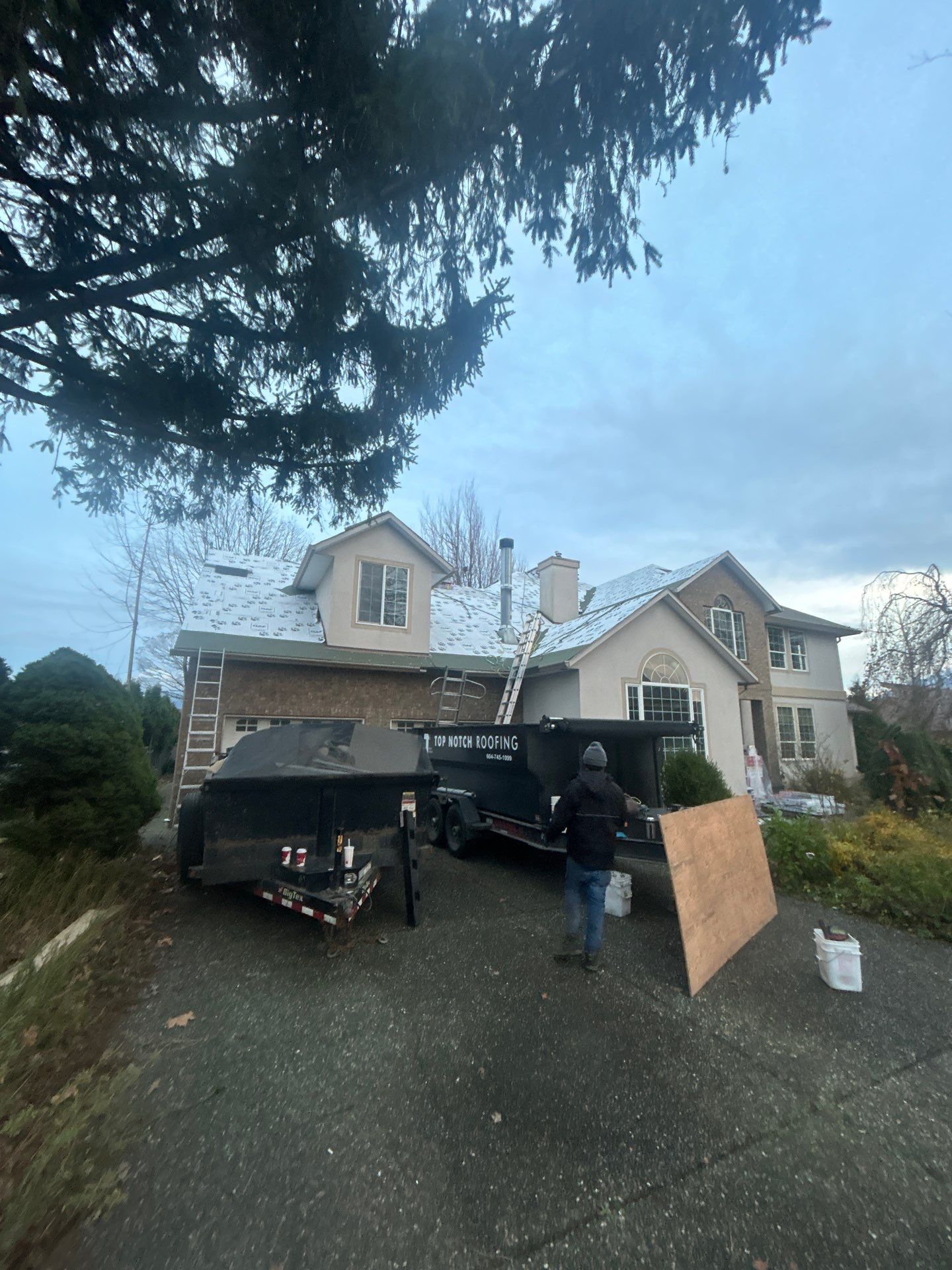Residential Re-Roof using GAF timberline HDZ Charcoal by Top Notch Roofing Inc