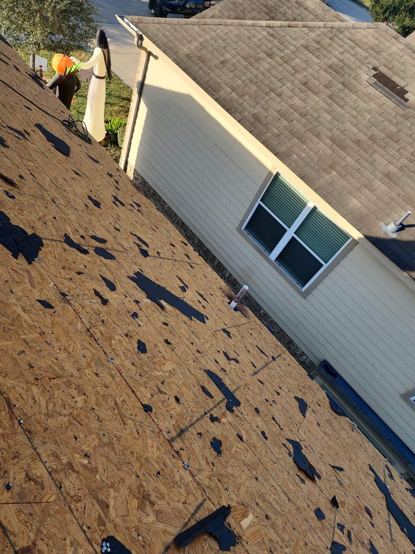 Residential Roofing Installation using Owen's Corning Duration (Lifetime) Shingles by Roof Repair Company