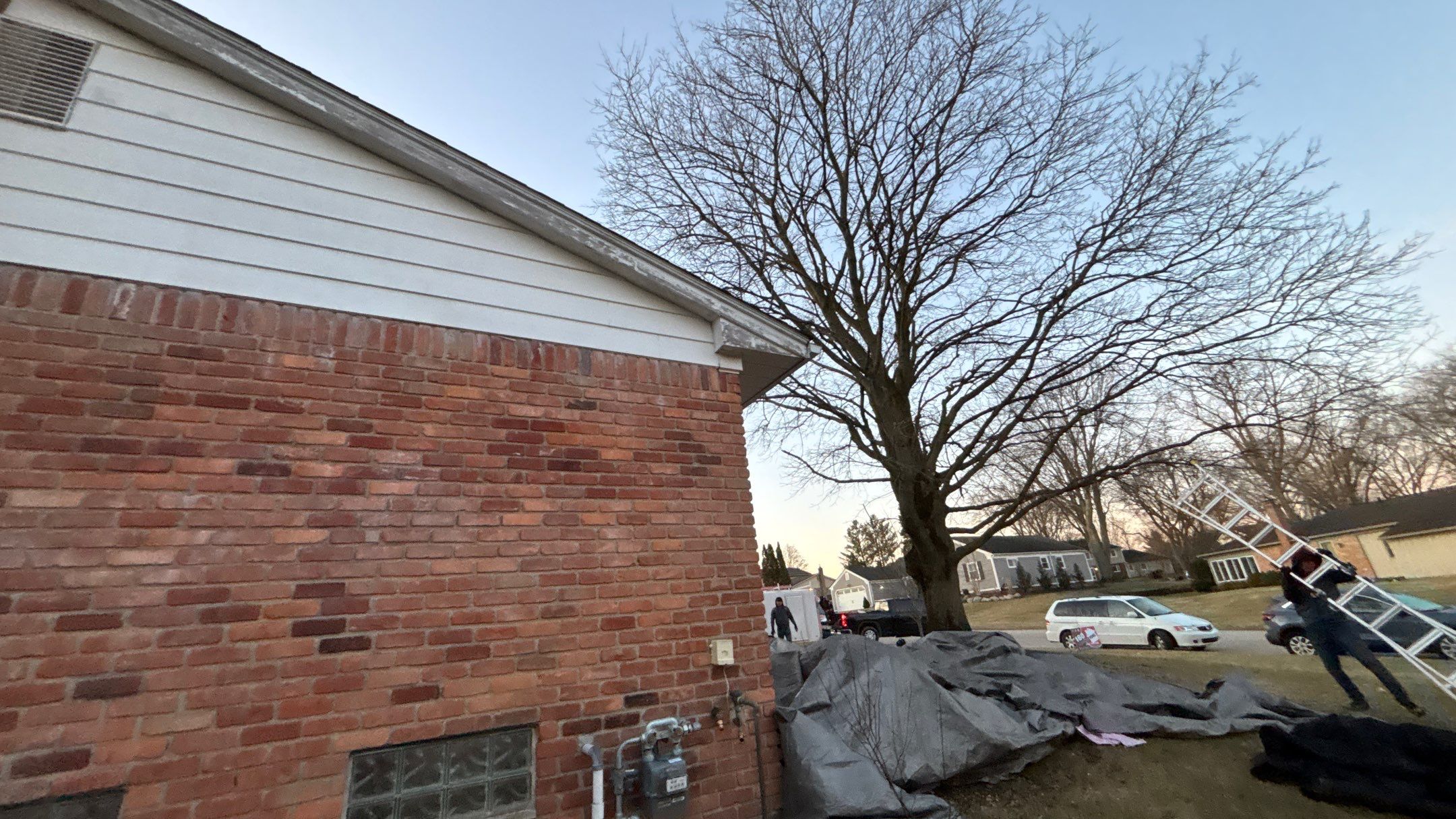 Siding Replacement using Alside Charcoal Smoke and Roof Replacement using Owens Corning Peppercorn by 180 Contractors