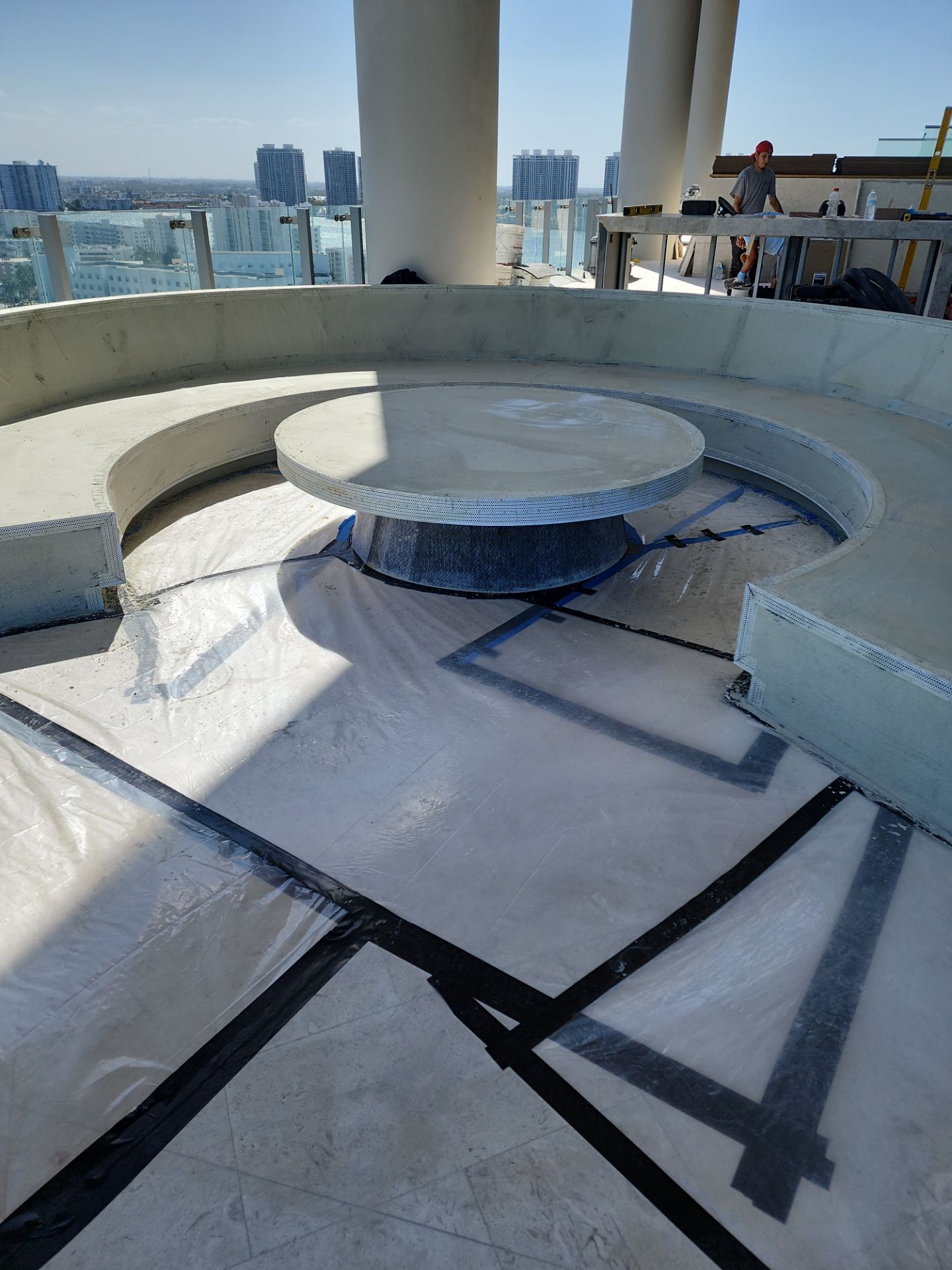 Microtopping over Furniture by Seamless Surfaces