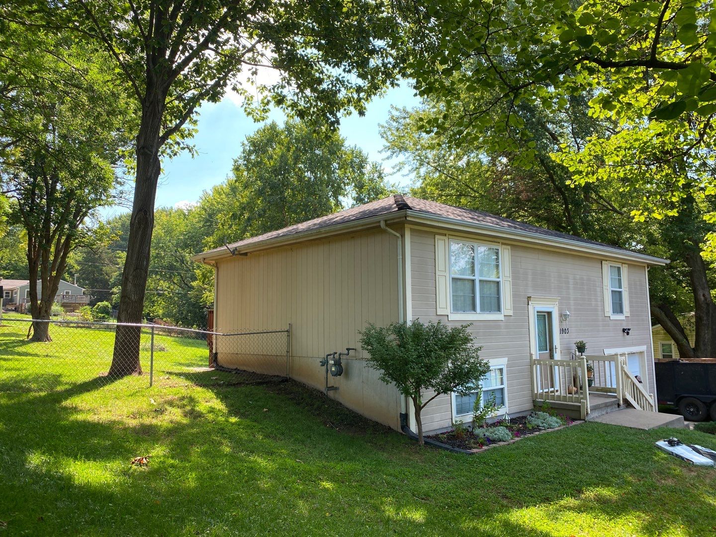 New Curb Appeal is Activated by EEC  Windows, Siding & Roofing 