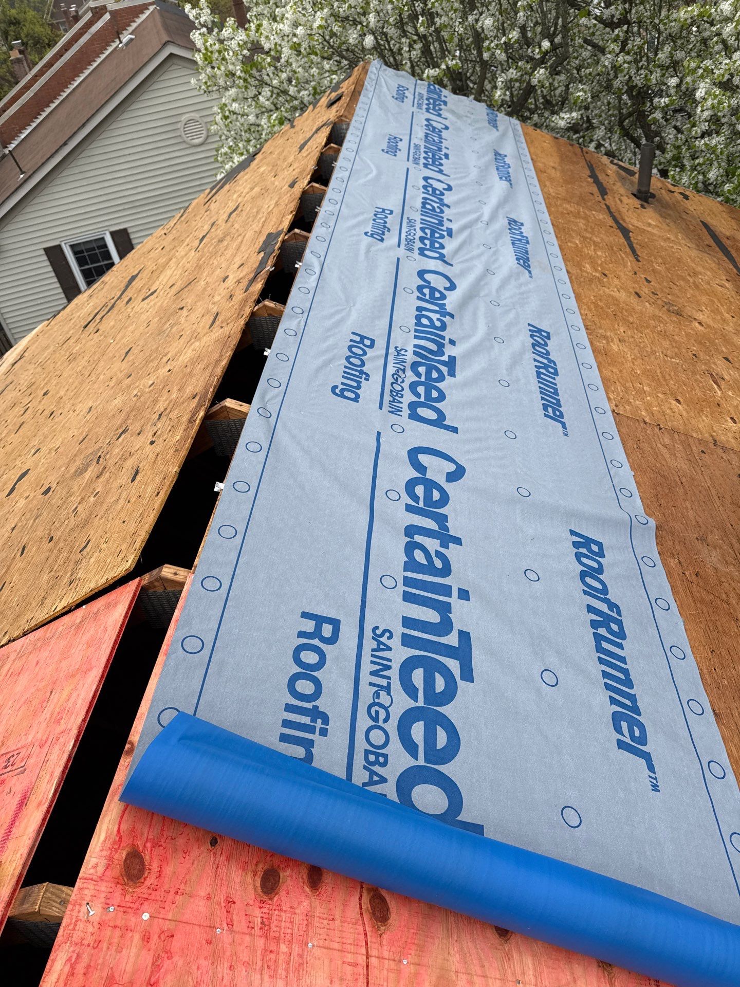 Springfield: Residential Roof Replacement with CertainTeed Landmark Pro in Max Def Red Oak by RM Banning, Inc.