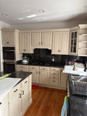 Custom Cabinet Refinishing in Bloomfield Hills