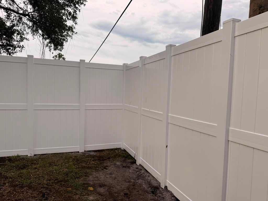 8'H White Vinyl Privacy Fence Installation in North Port by True Fence LLC