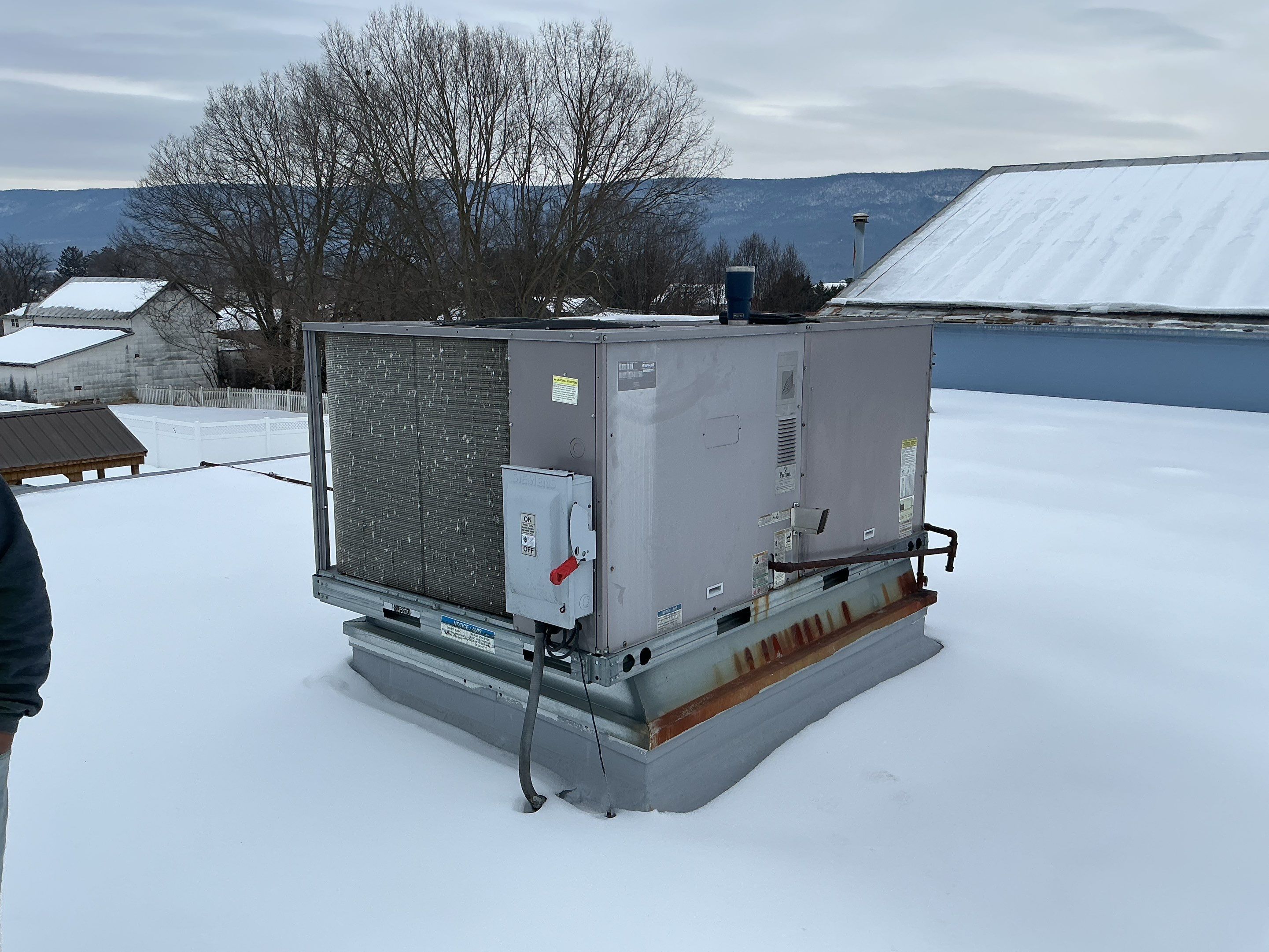 Mount Jackson Moose Lodge Daikin Rooftop Unit by Elemental Heating and air conditioning LLC