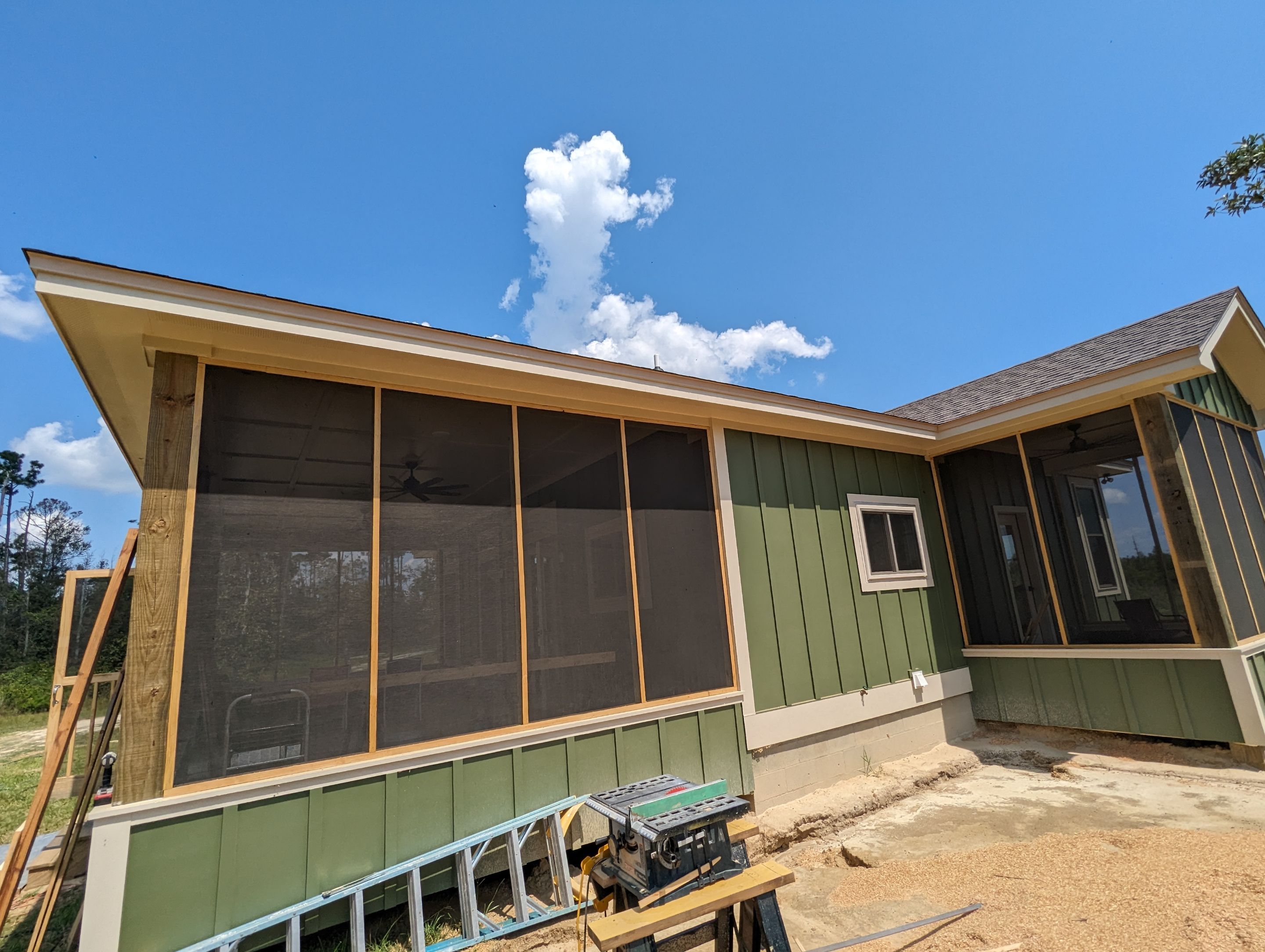 6 Inch Seamless Gutters using K-Style Seamless Gutters in Wewahitchka, FL by Gutter Professors