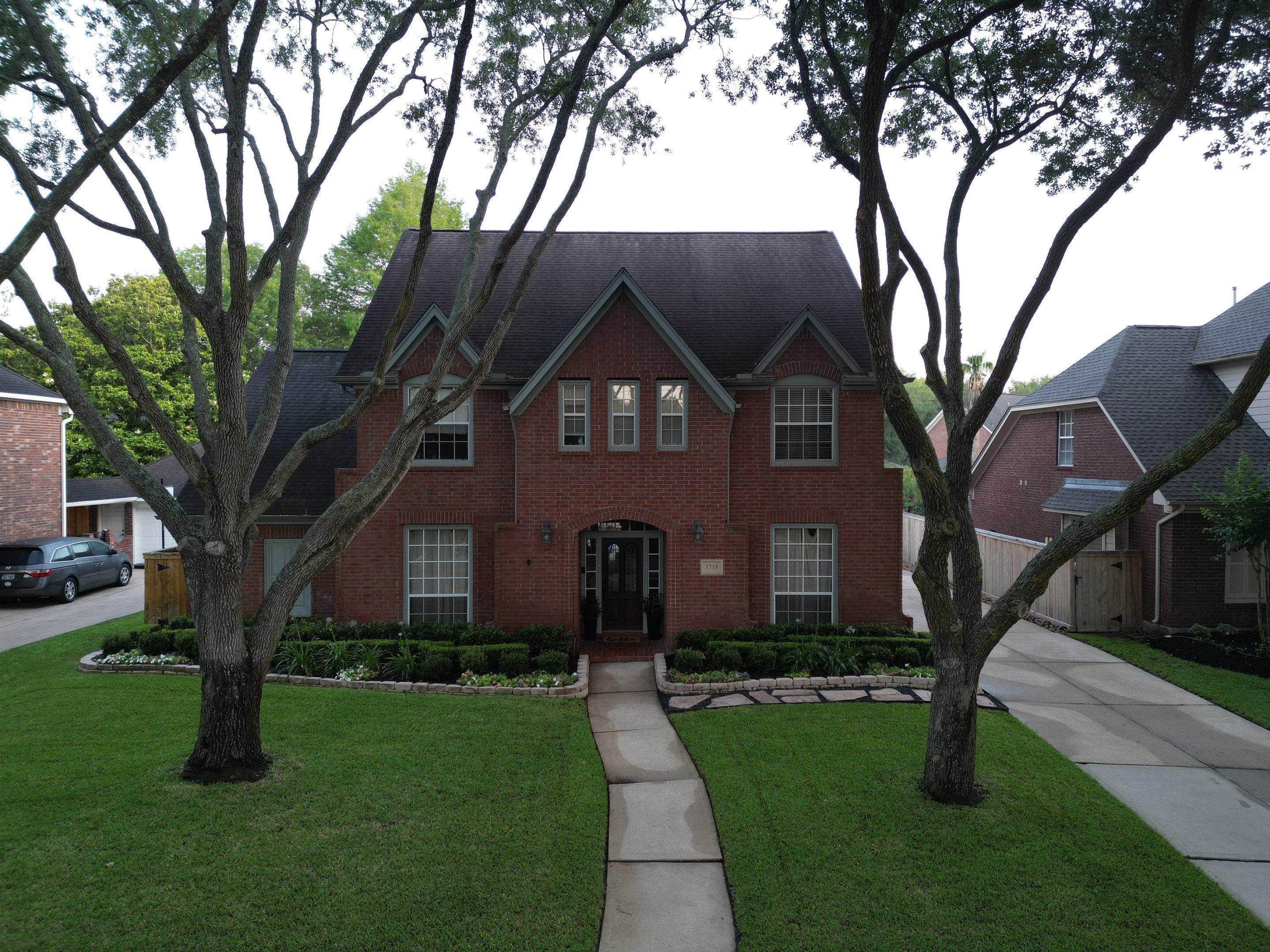 OC Duration Brownwood by HHH Roofing & Construction
