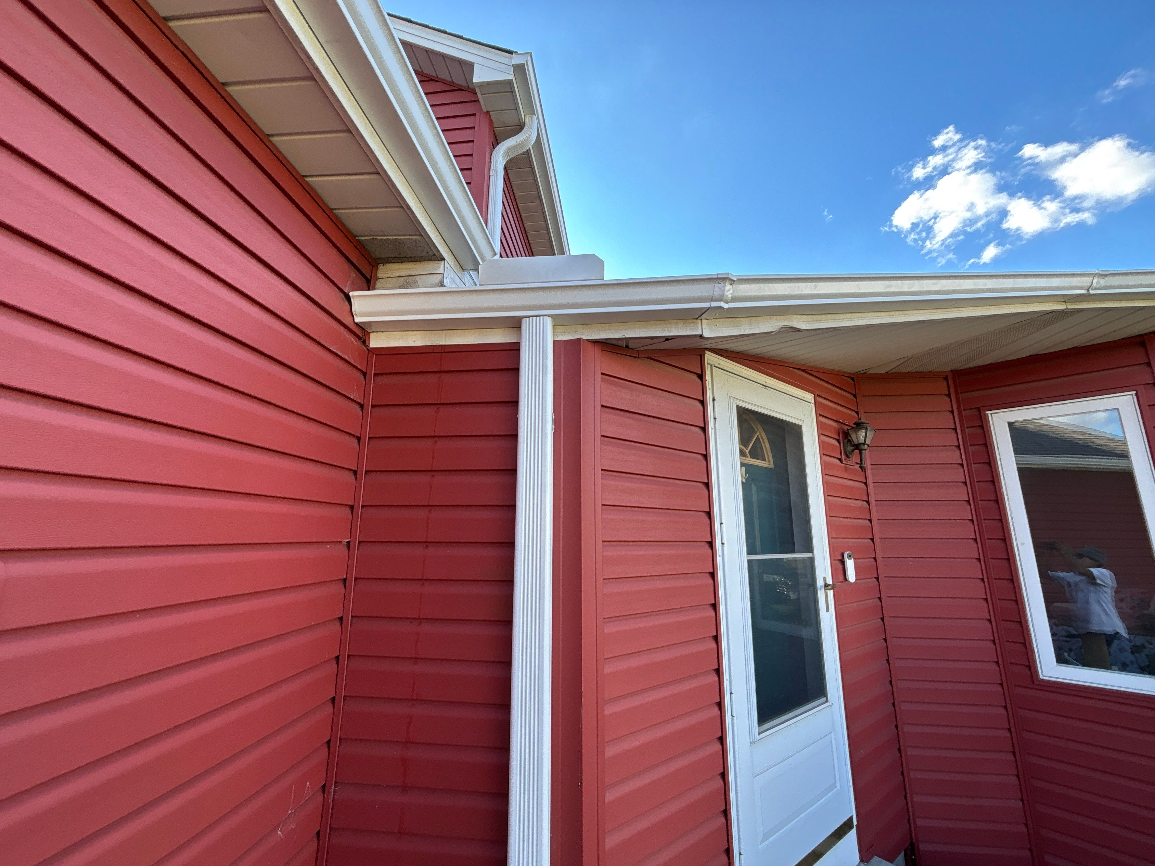 5-Inch Seamless Gutter Installation – Cottage Grove, MN by Next Level Seamless Gutters / Exteriors Inc.