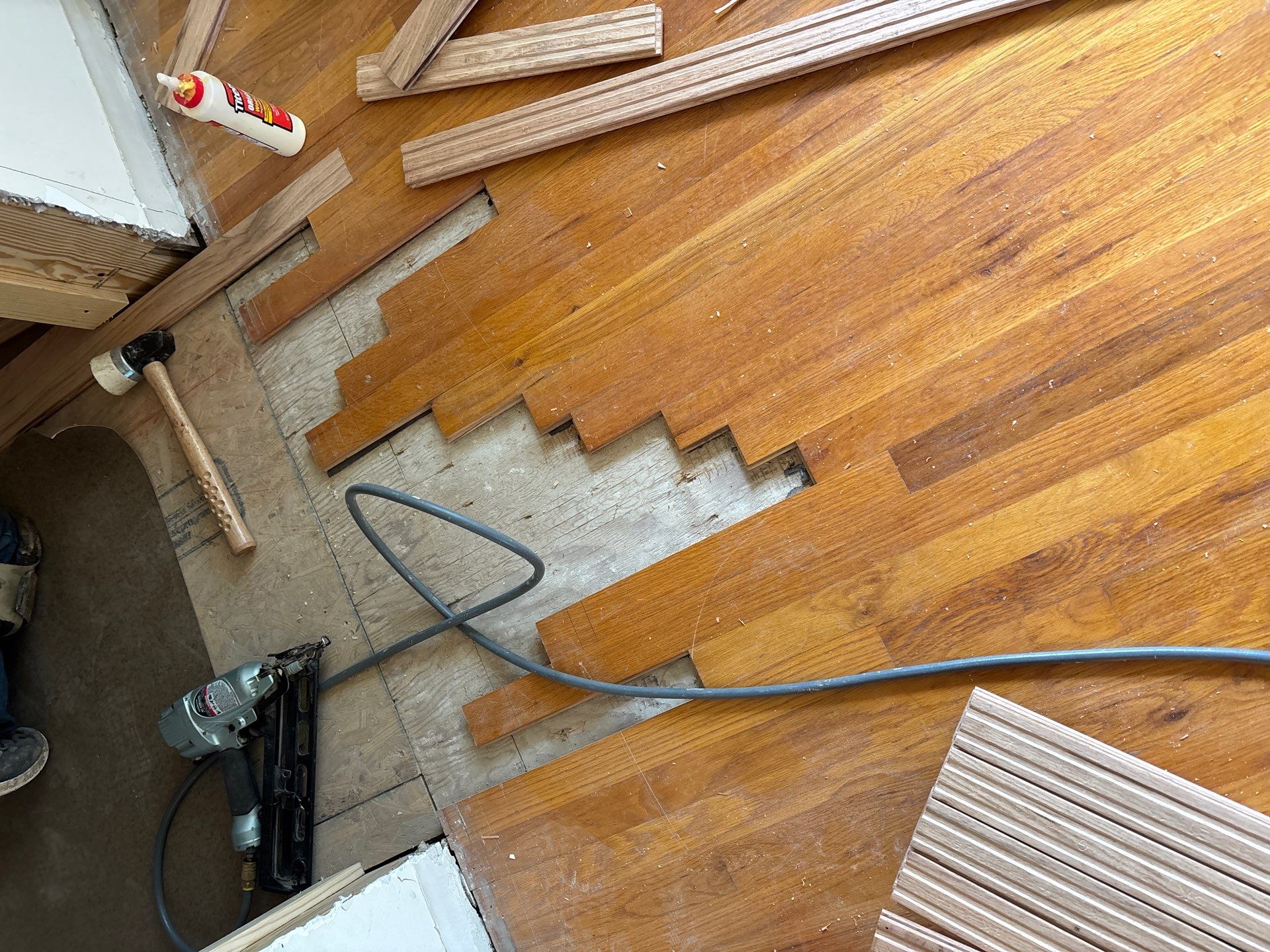 Red Oak Hardwood Floor Installation and Refinishing in Cincinnati by Footprints Floors Kentucky