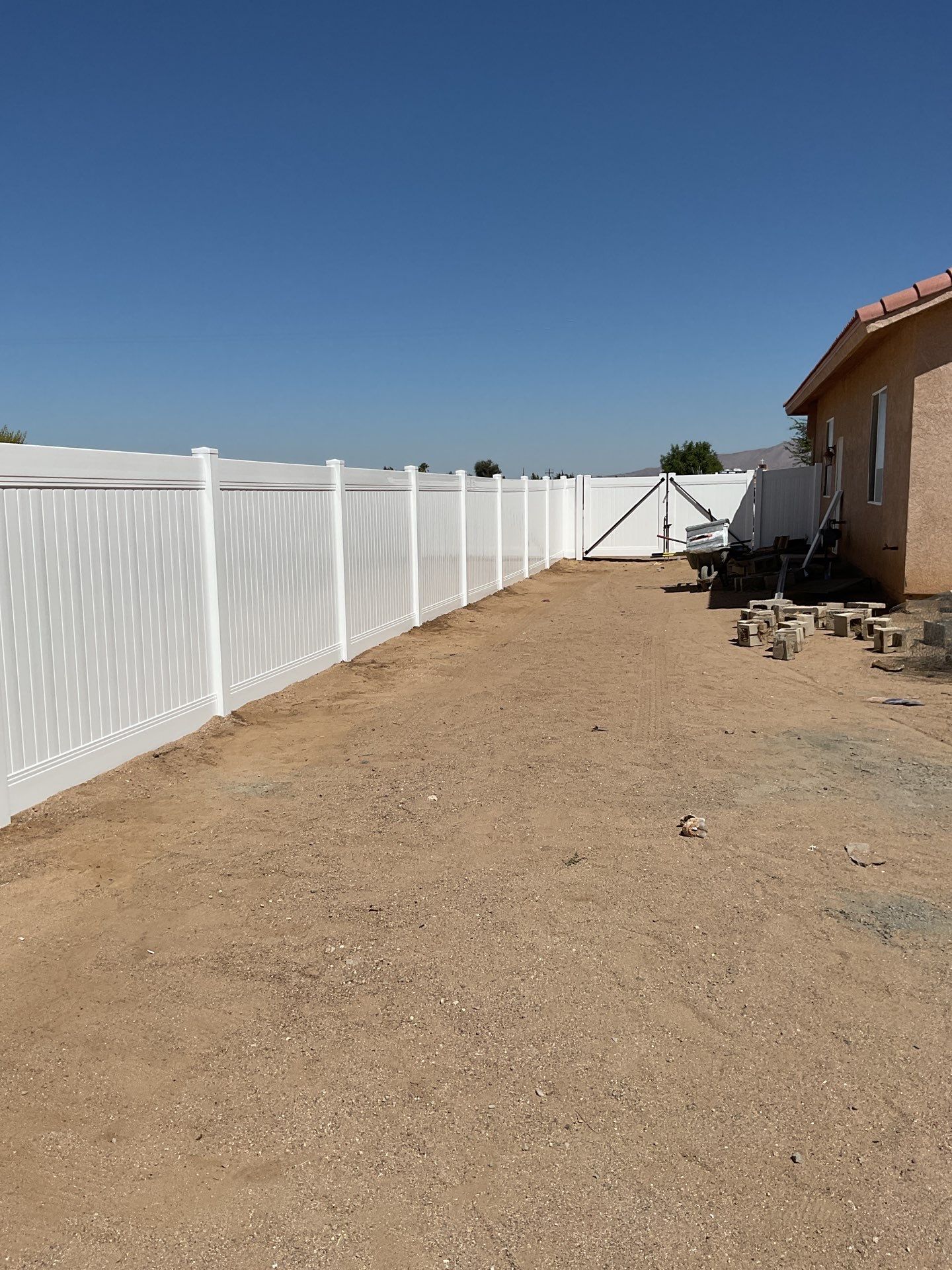 Fence Installation using vinyl pickett by Fence Guys Inc.