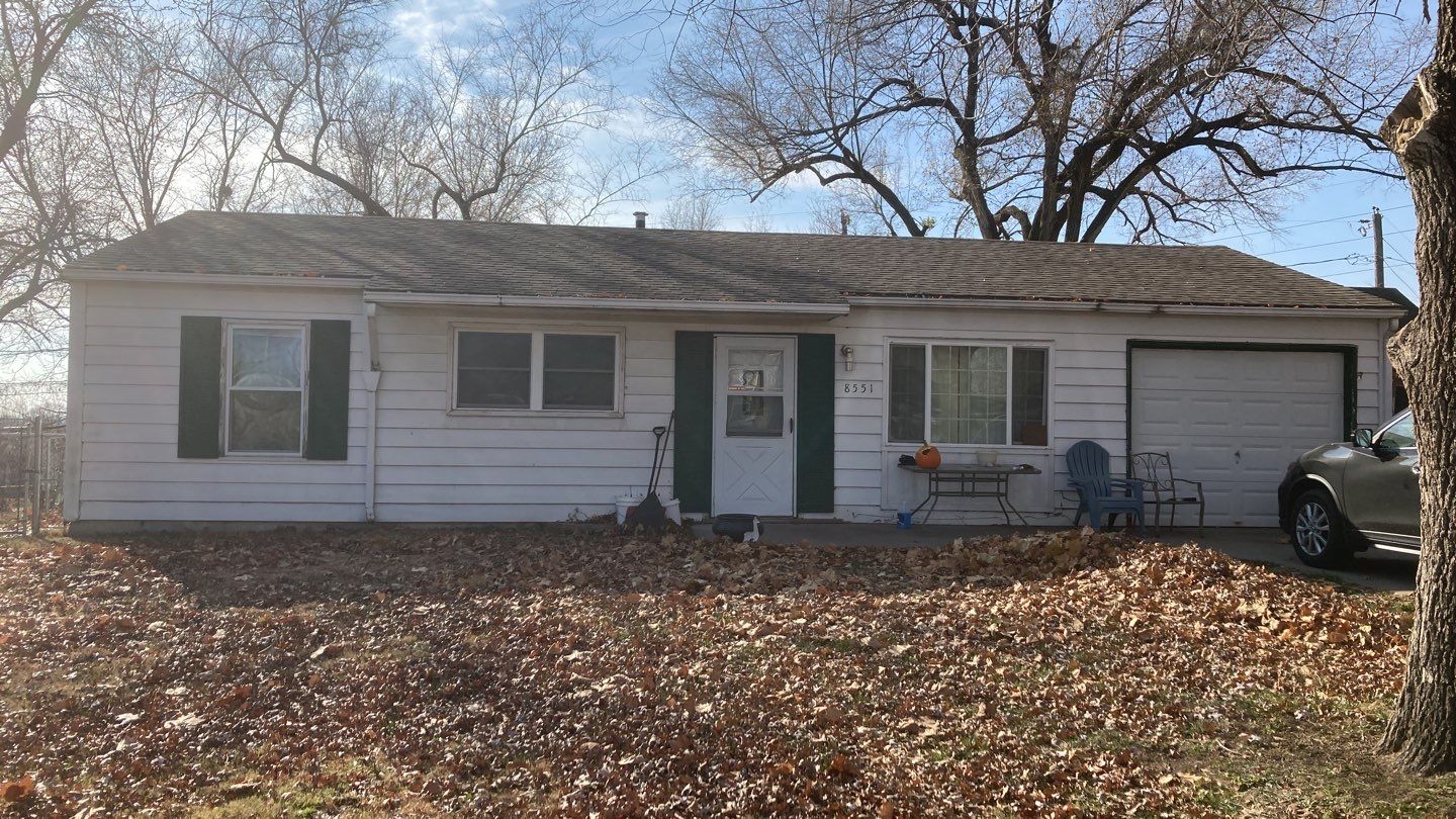Siding Installation using Exterior Portfolio Vinyl Siding by EEC Windows, Siding & Roofing