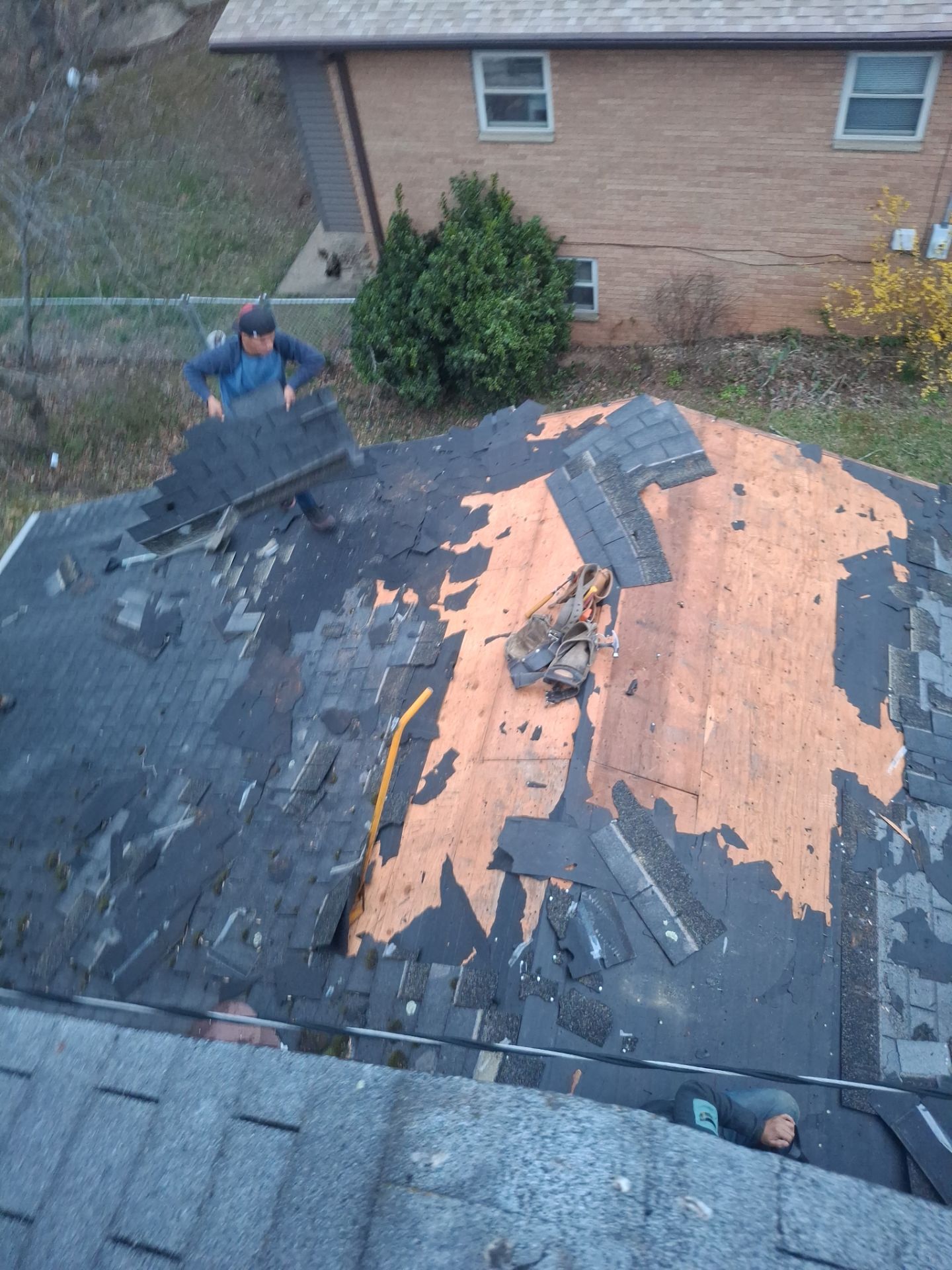 Residential Roofing Installation using GAF Timberline HDZ Charcoal by Rainstoppers Roofing